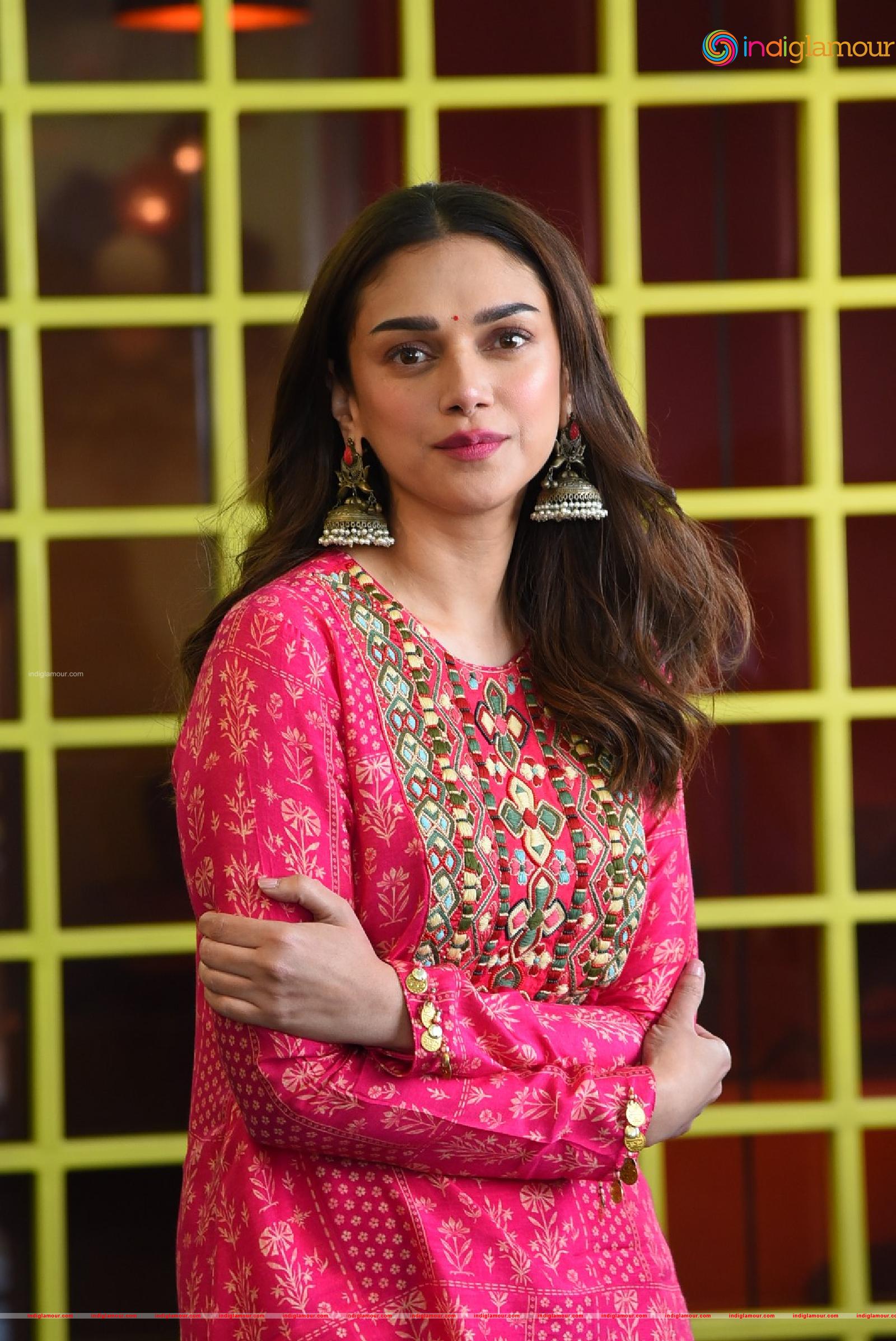 Aditi Rao Hydari Actress hd photo