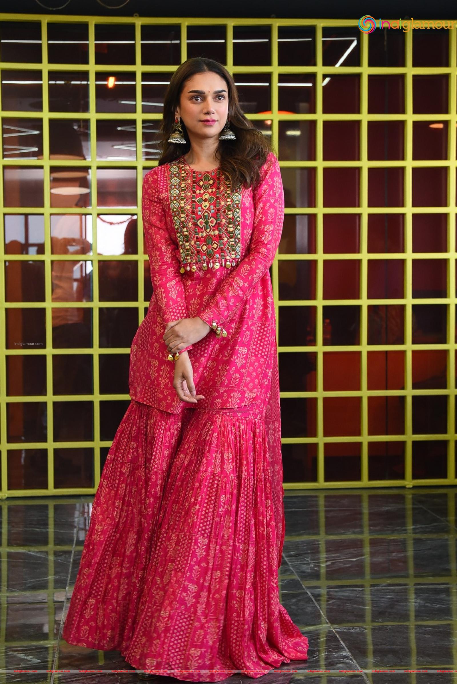 Aditi Rao Hydari Actress hd photo