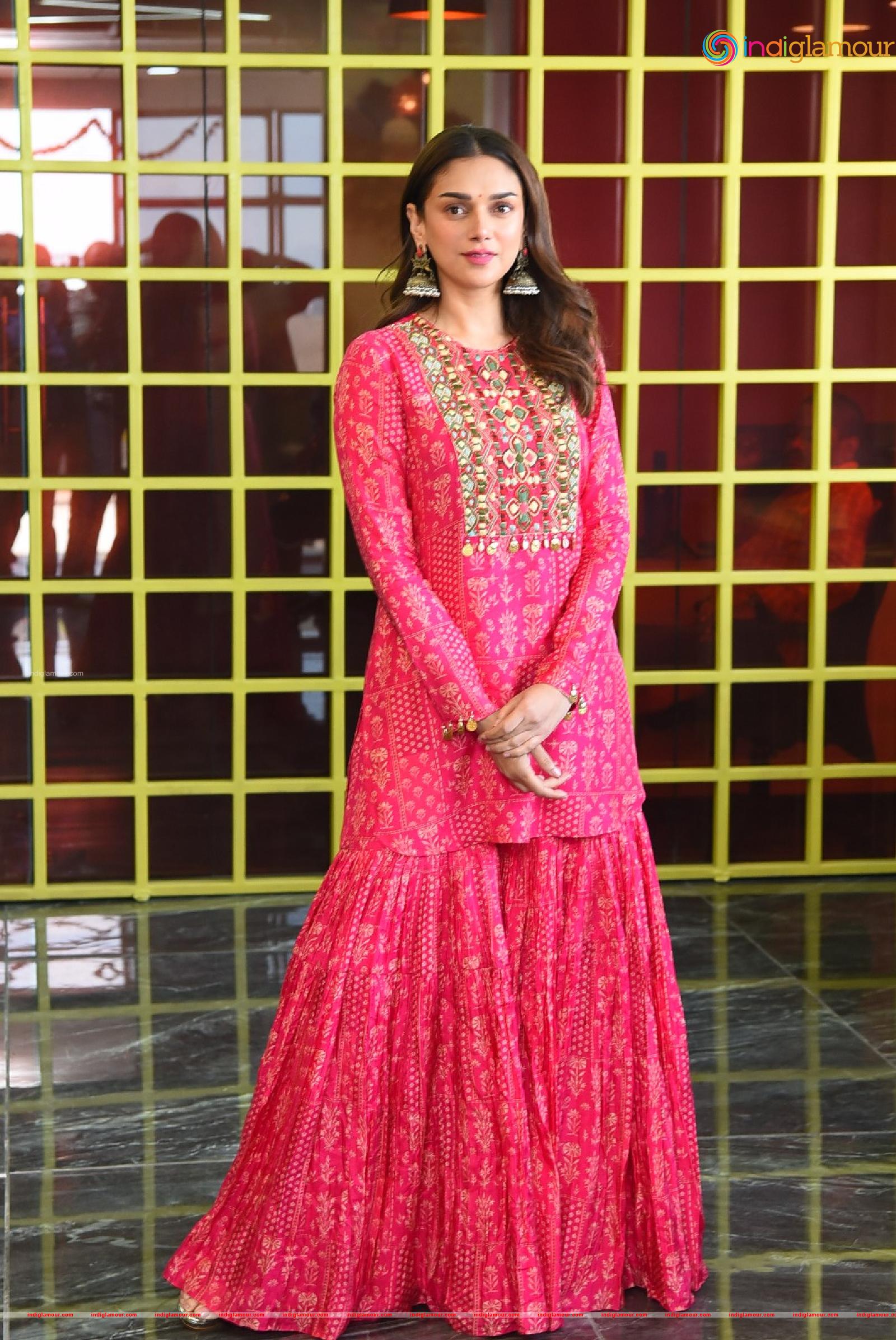 Aditi Rao Hydari Actress hd photo
