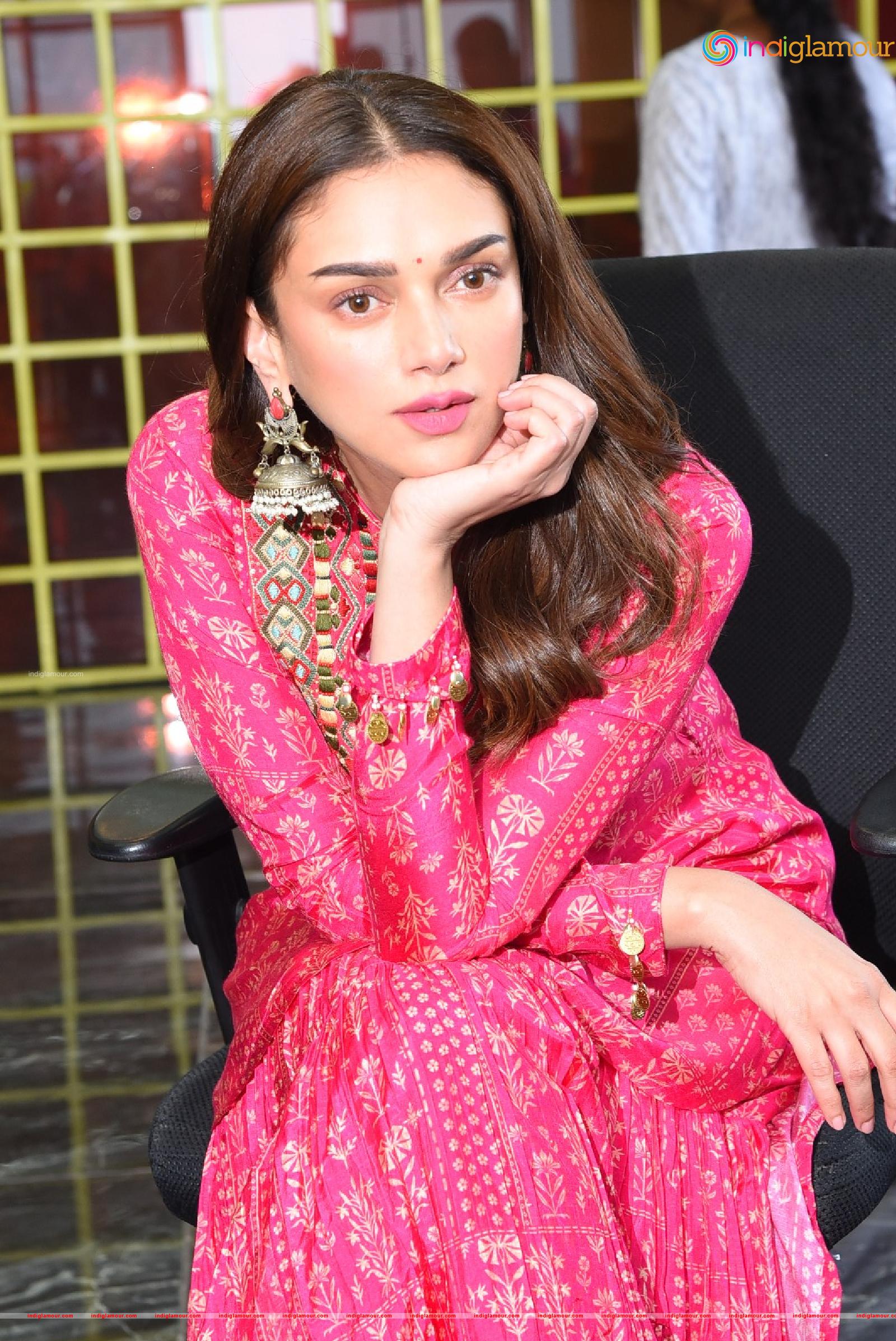 Aditi Rao Hydari Actress hd photo