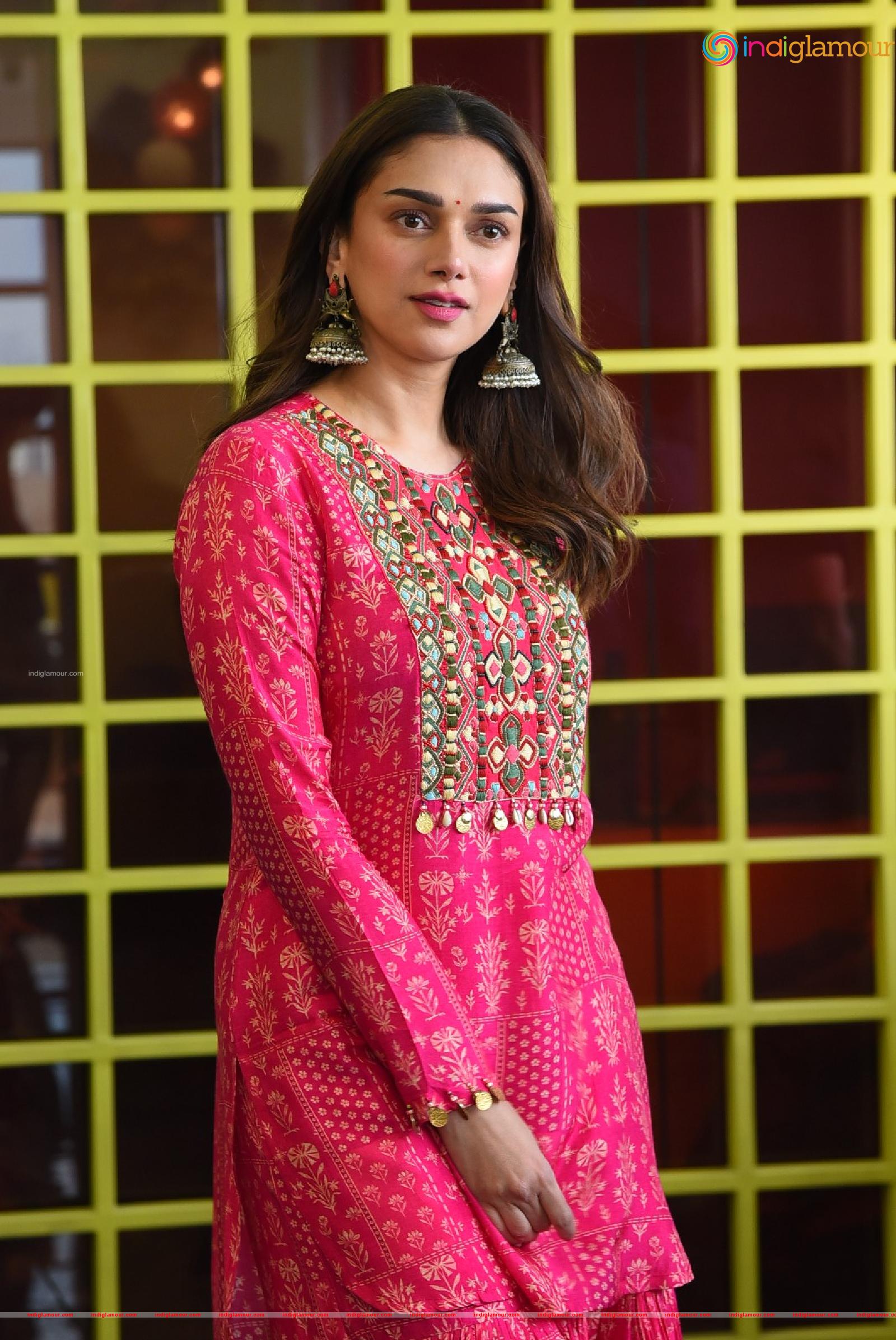 Aditi Rao Hydari Actress hd photo