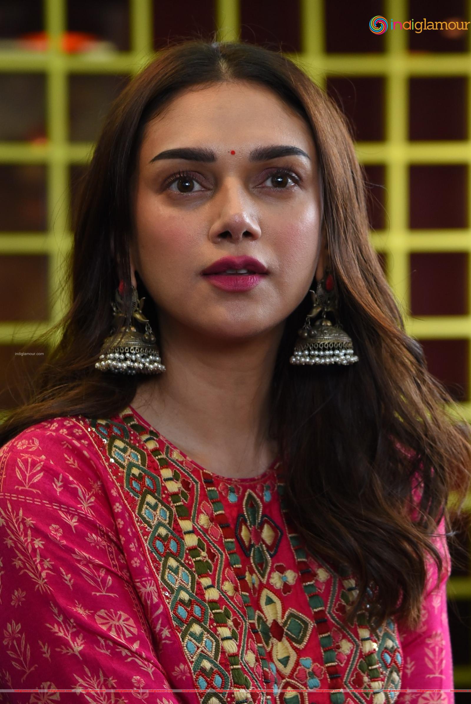 Aditi Rao Hydari Actress hd photo