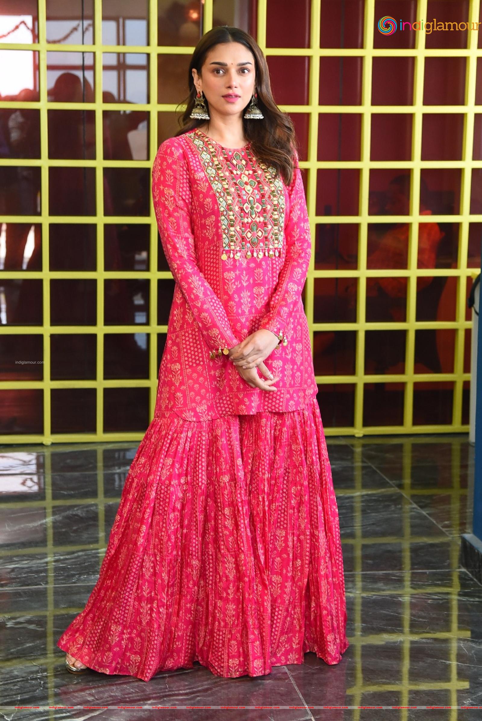 Aditi Rao Hydari Actress hd photo