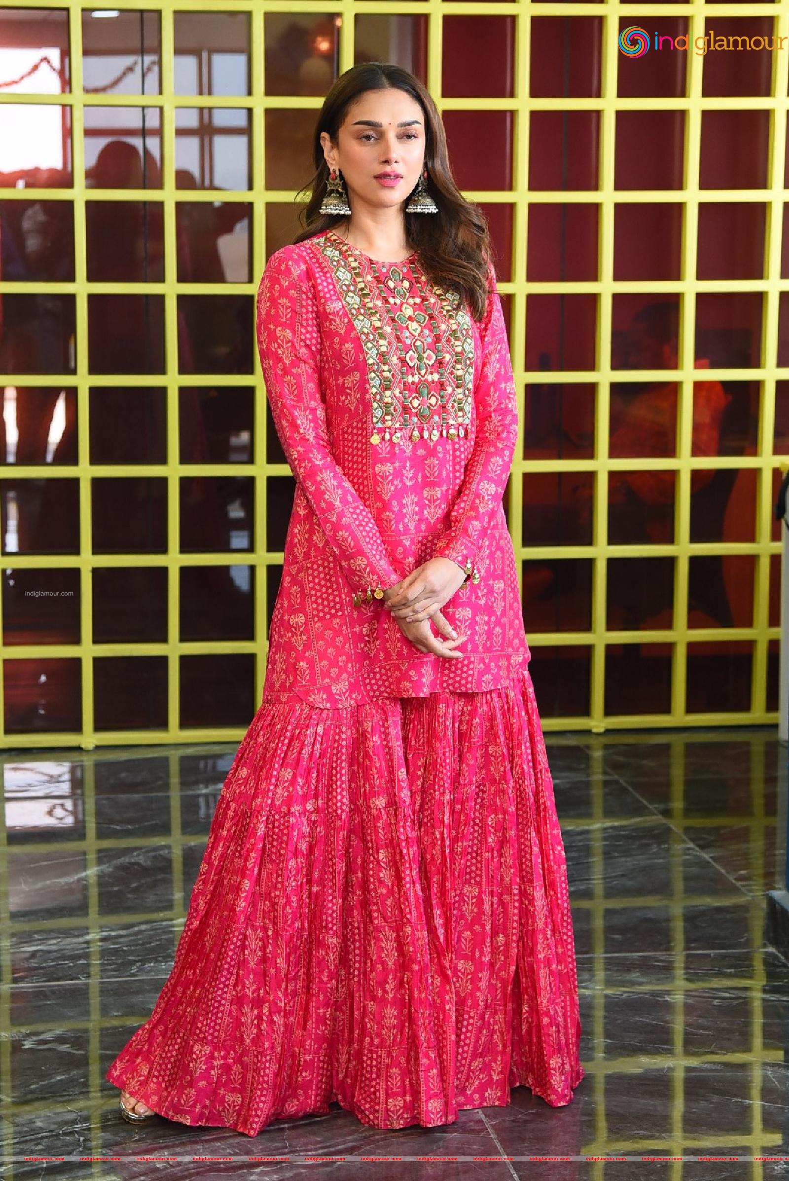 Aditi Rao Hydari Actress hd photo