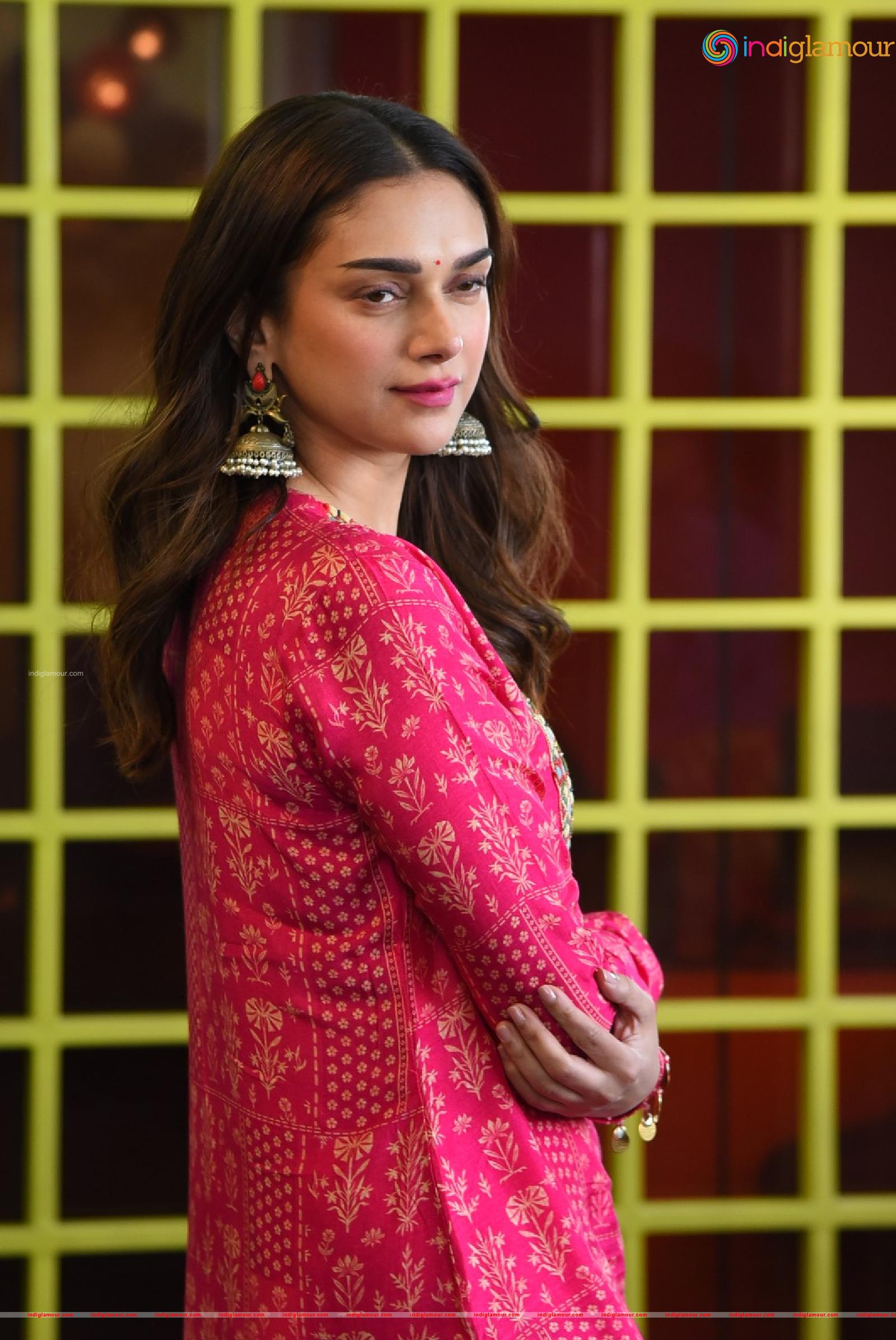 Aditi Rao Hydari Actress hd photo