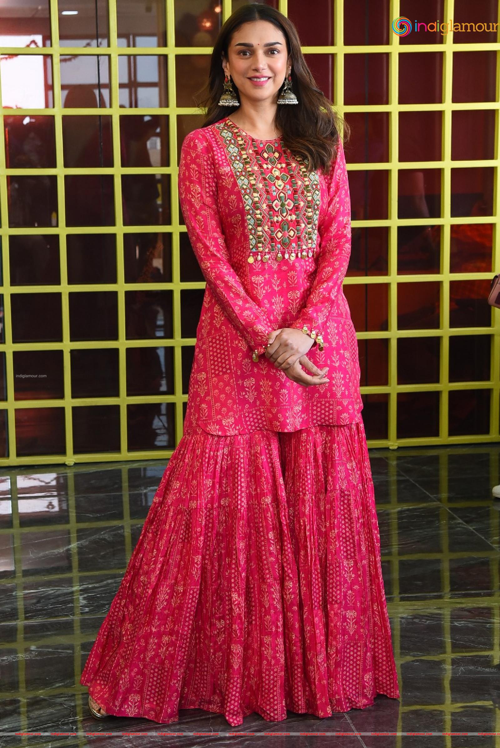 Aditi Rao Hydari Actress hd photo