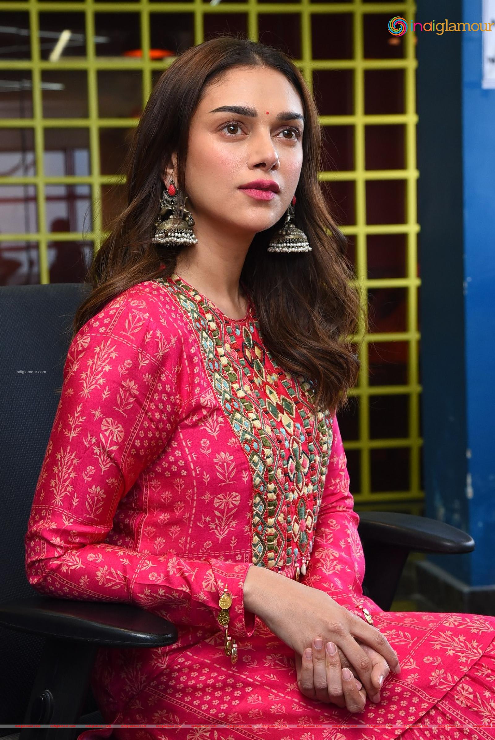 Aditi Rao Hydari Actress hd photo