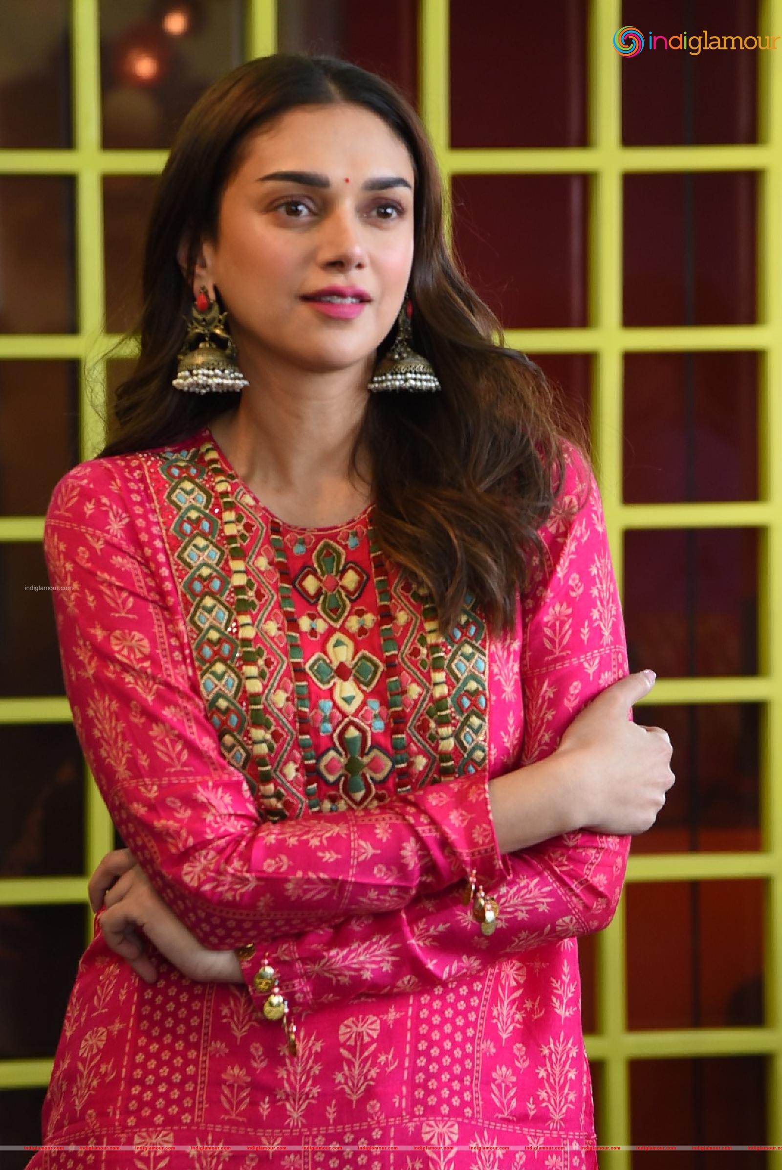 Aditi Rao Hydari Actress hd photo