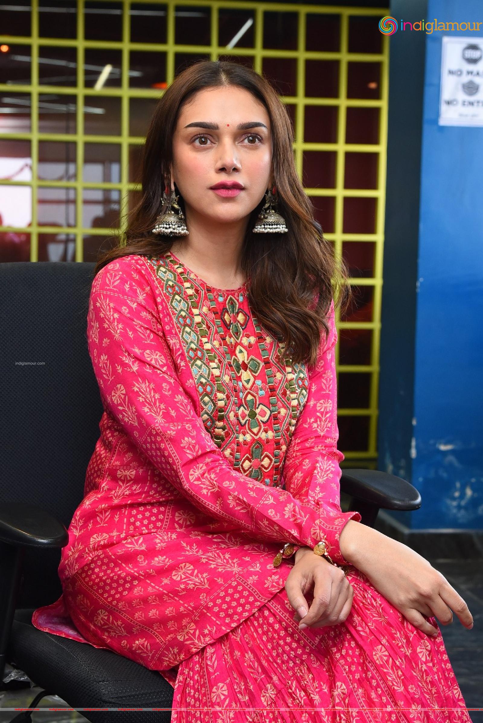 Aditi Rao Hydari Actress hd photo