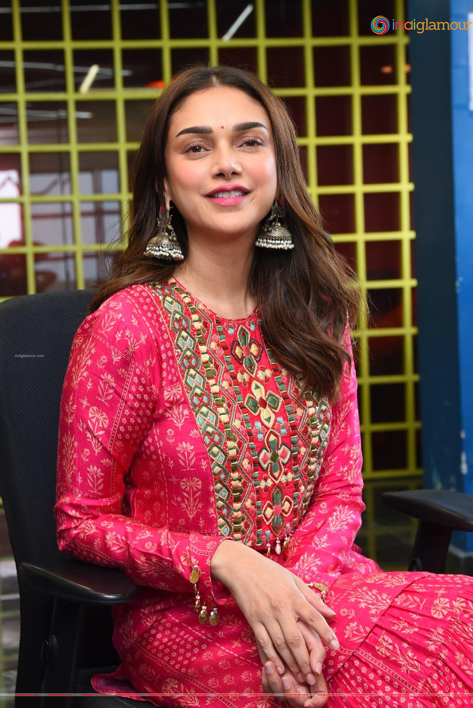 Aditi Rao Hydari Actress hd photo