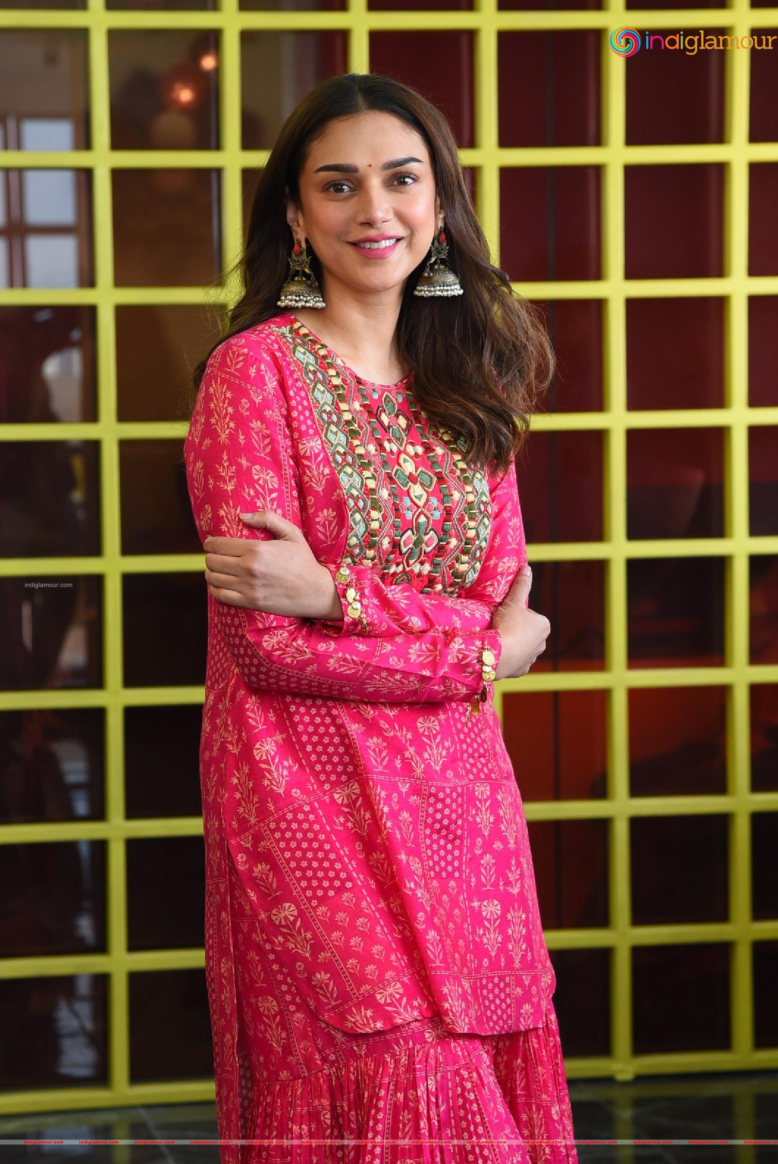 Aditi Rao Hydari Actress hd photo