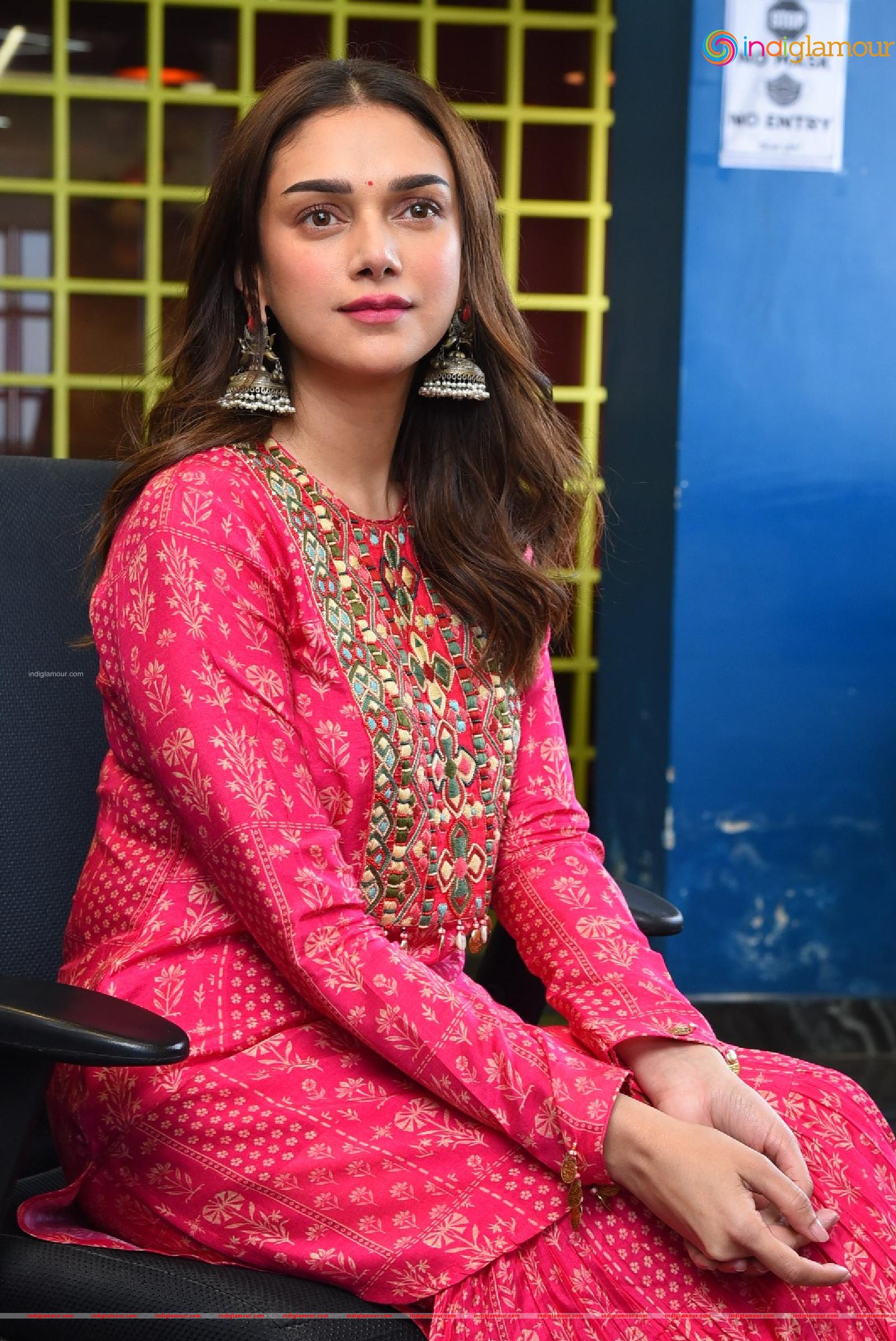 Aditi Rao Hydari Actress hd photo