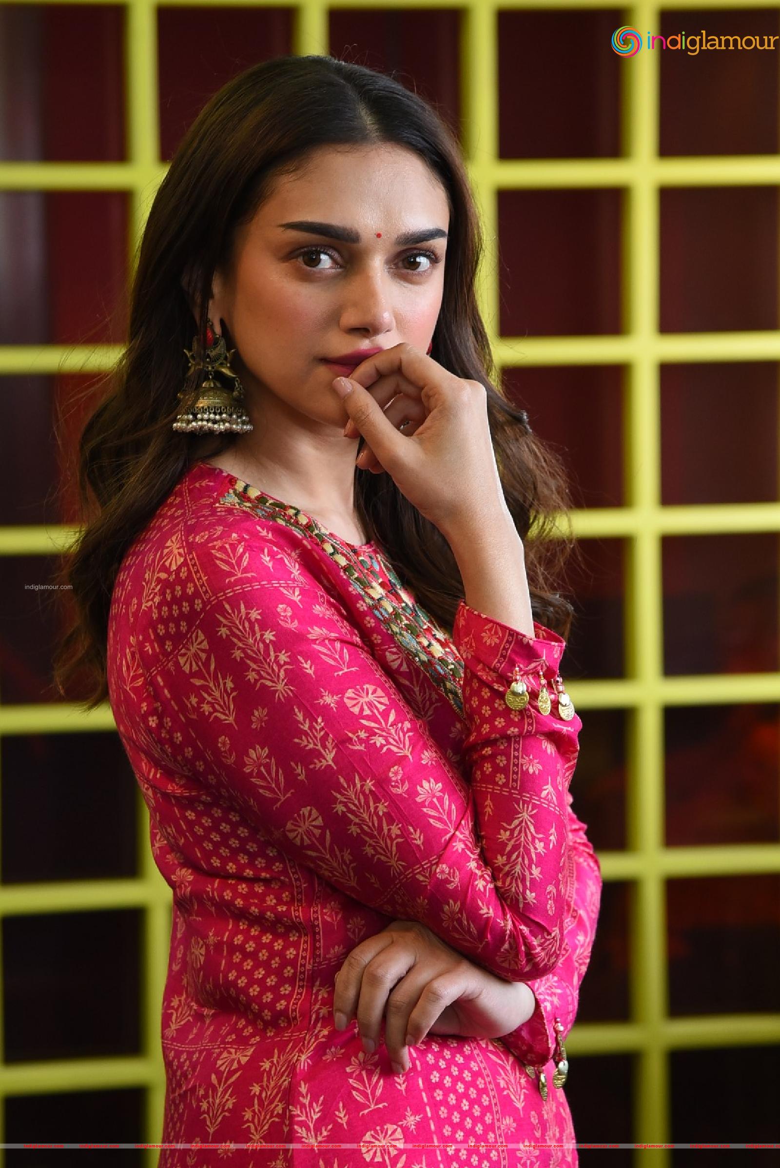Aditi Rao Hydari Actress hd photo