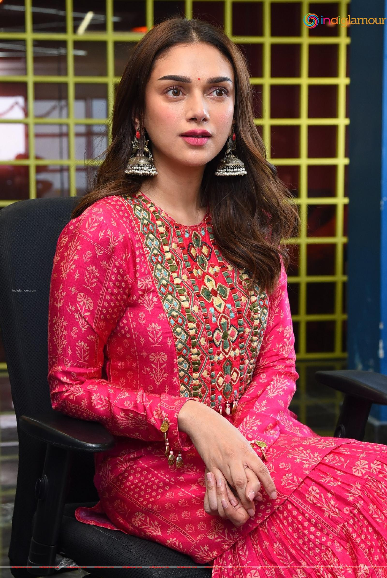 Aditi Rao Hydari Actress hd photo