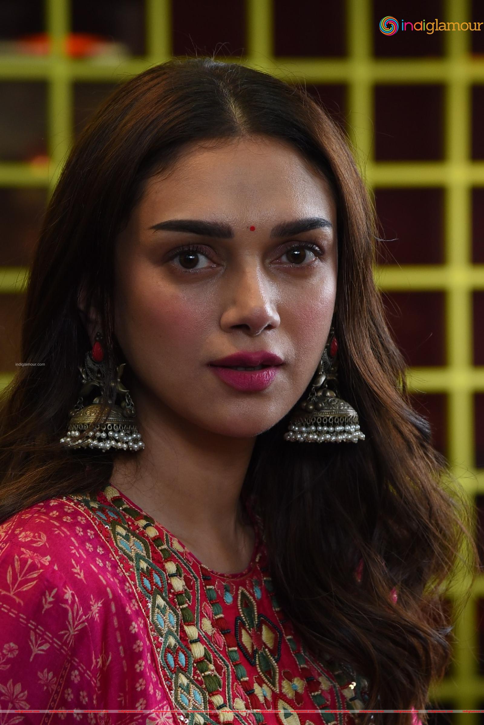 Aditi Rao Hydari Actress hd photo
