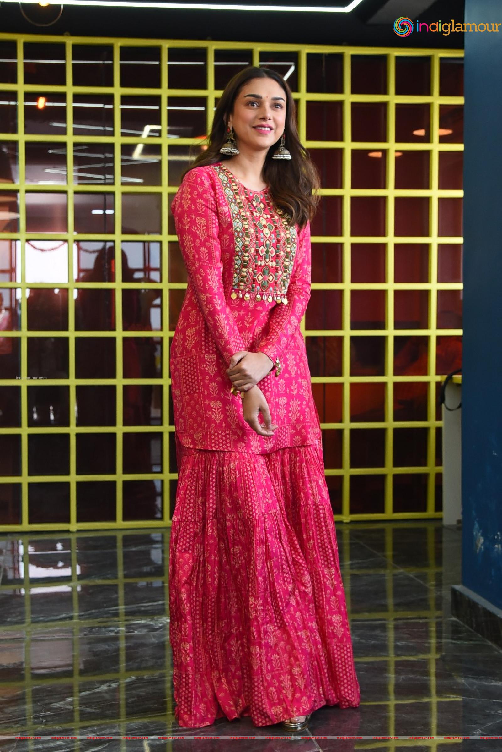 Aditi Rao Hydari Actress hd photo