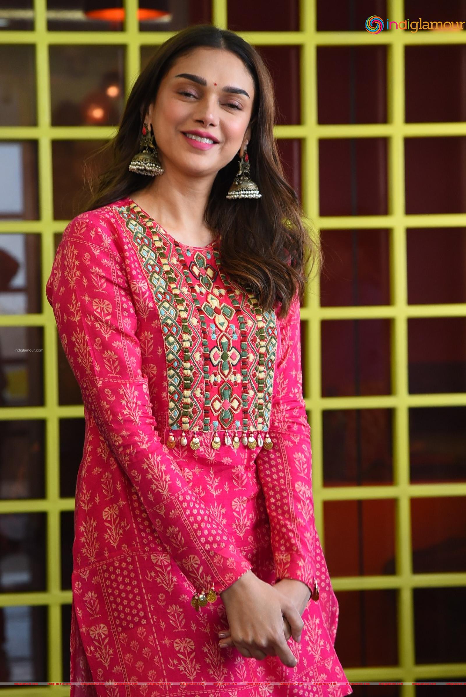 Aditi Rao Hydari Actress hd photo