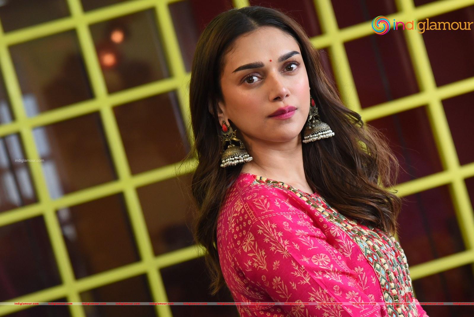 Aditi Rao Hydari Actress hd photo