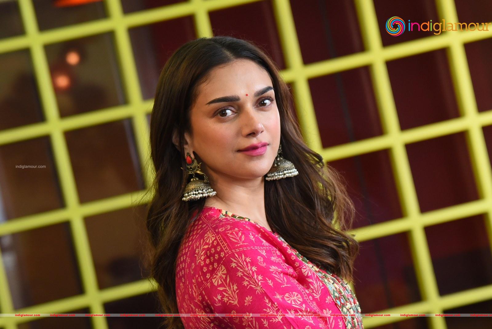 Aditi Rao Hydari Actress hd photo