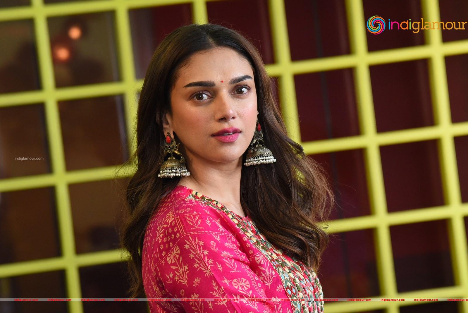 Aditi Rao Hydari Actress hd photo
