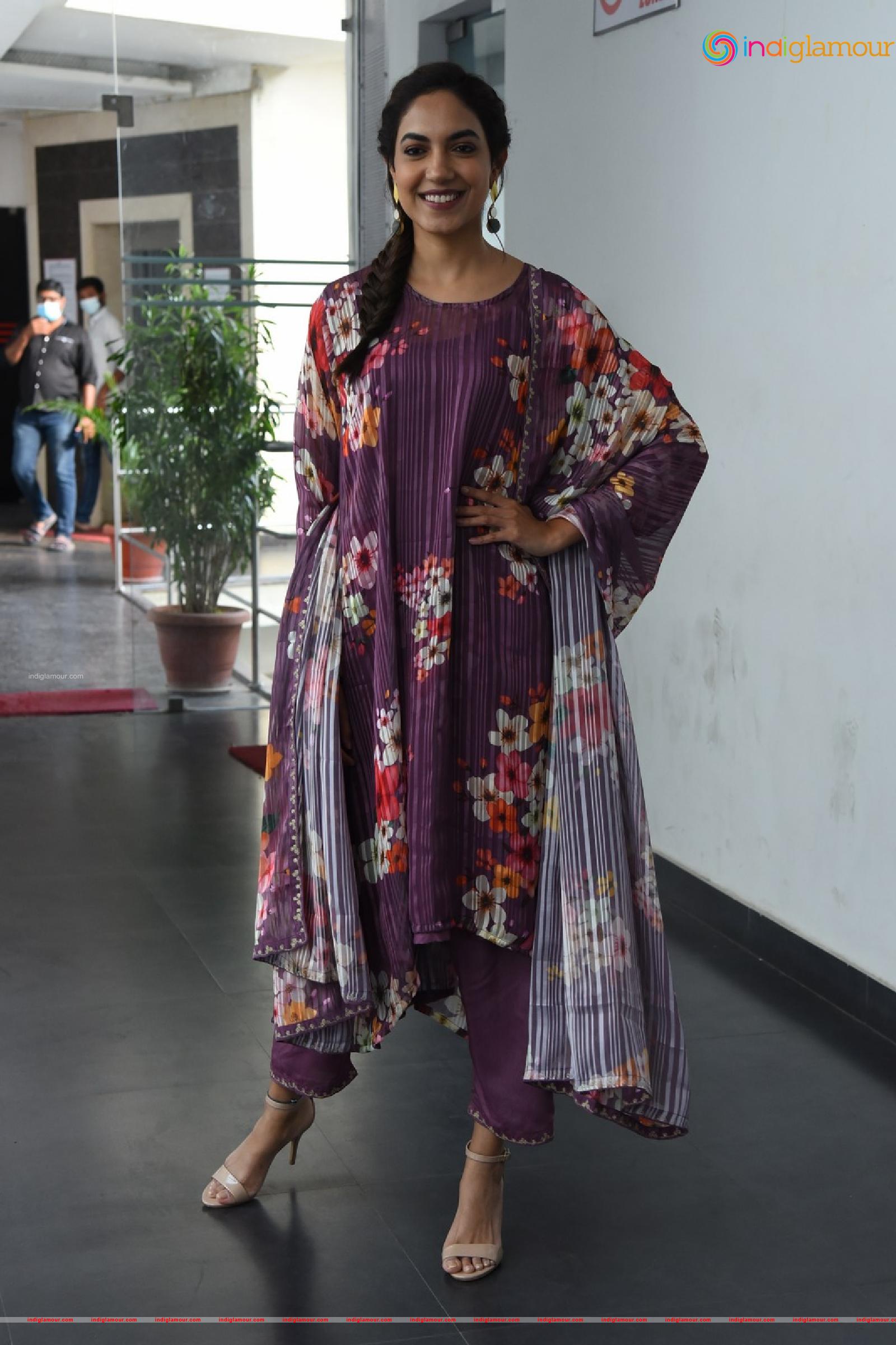 Ritu Varma Actress hd photo