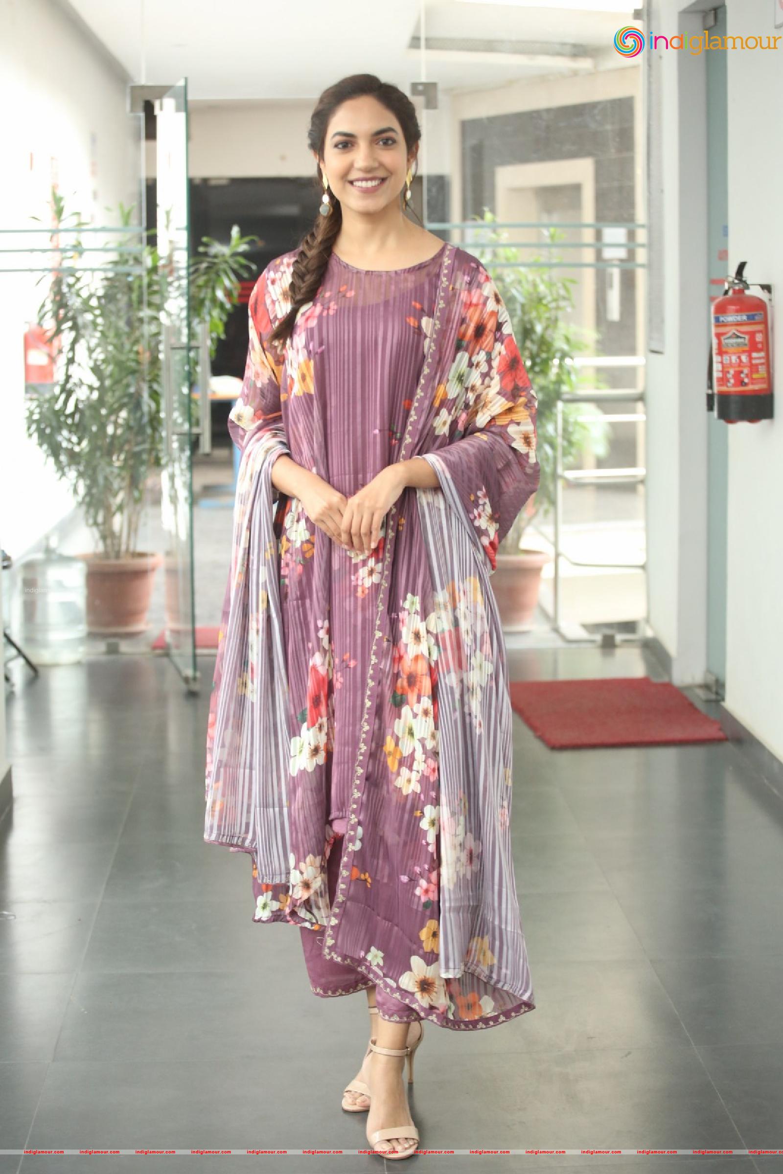 Ritu Varma Actress hd photo