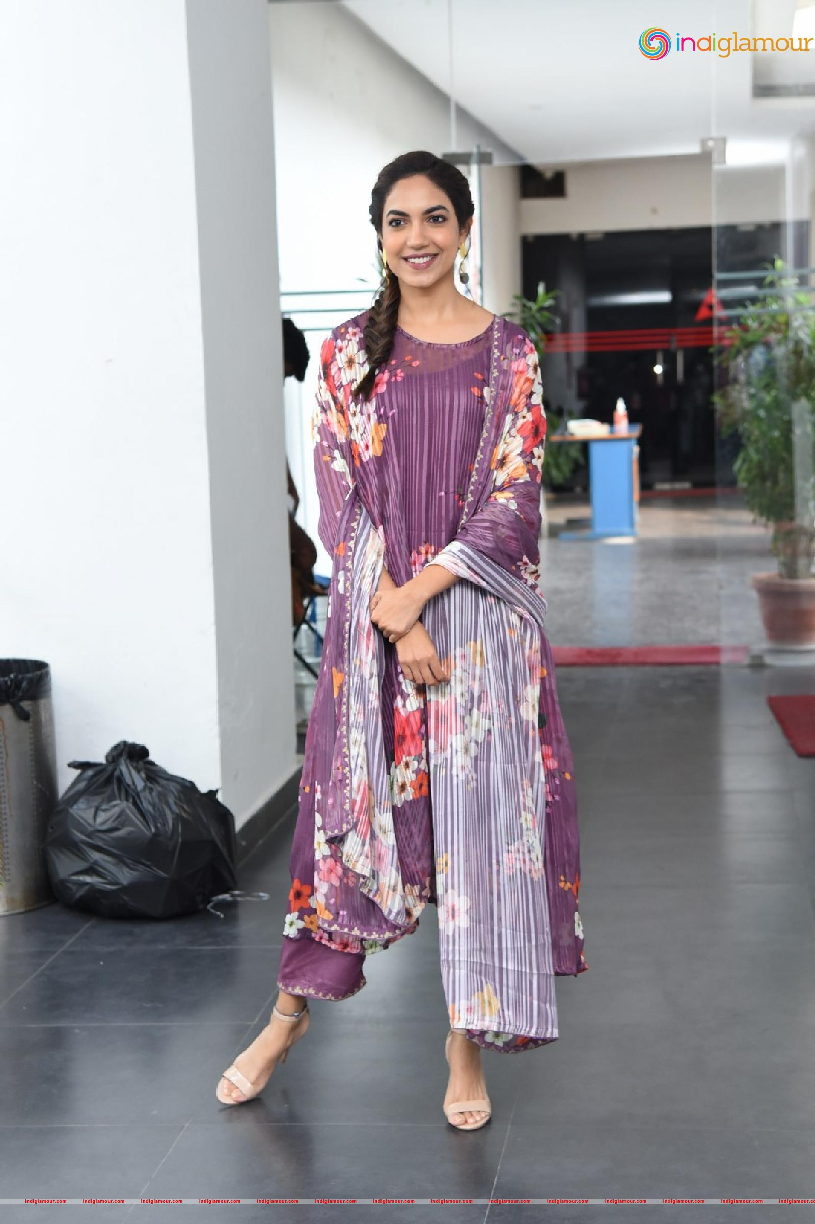 Ritu Varma Actress hd photo
