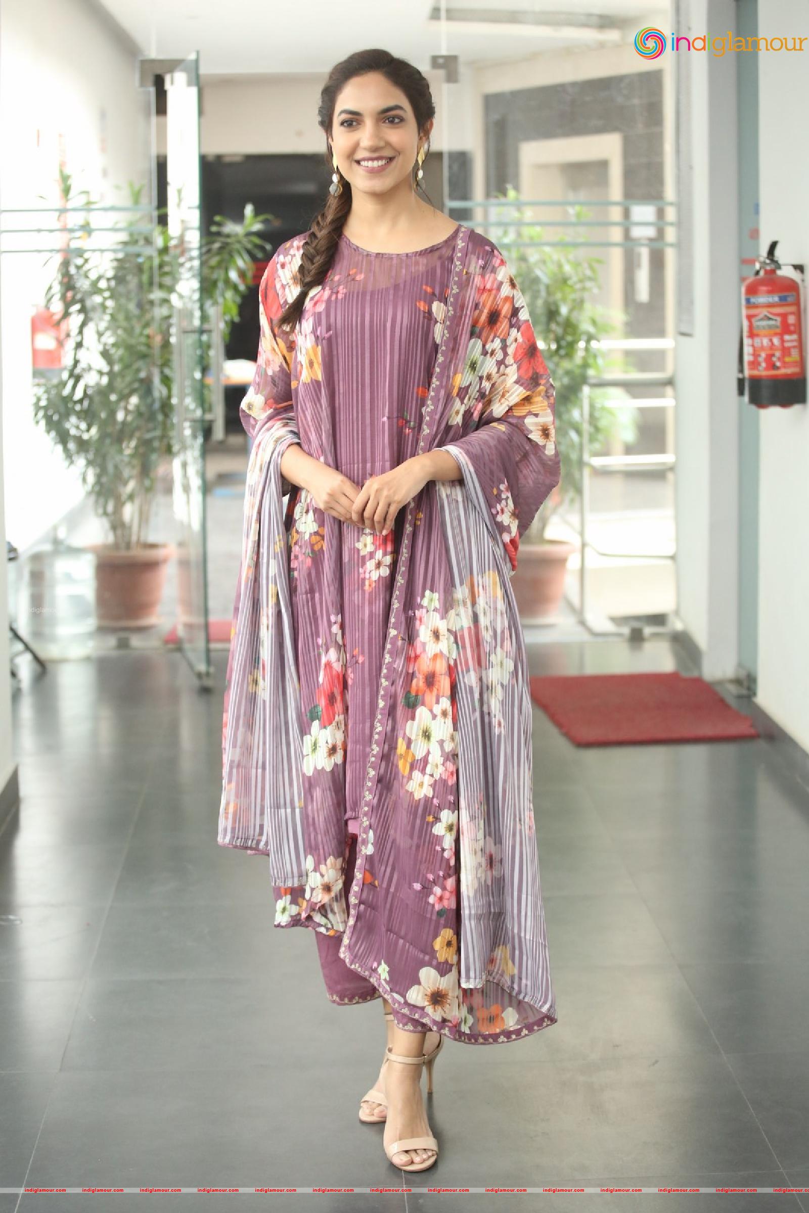 Ritu Varma Actress hd photo
