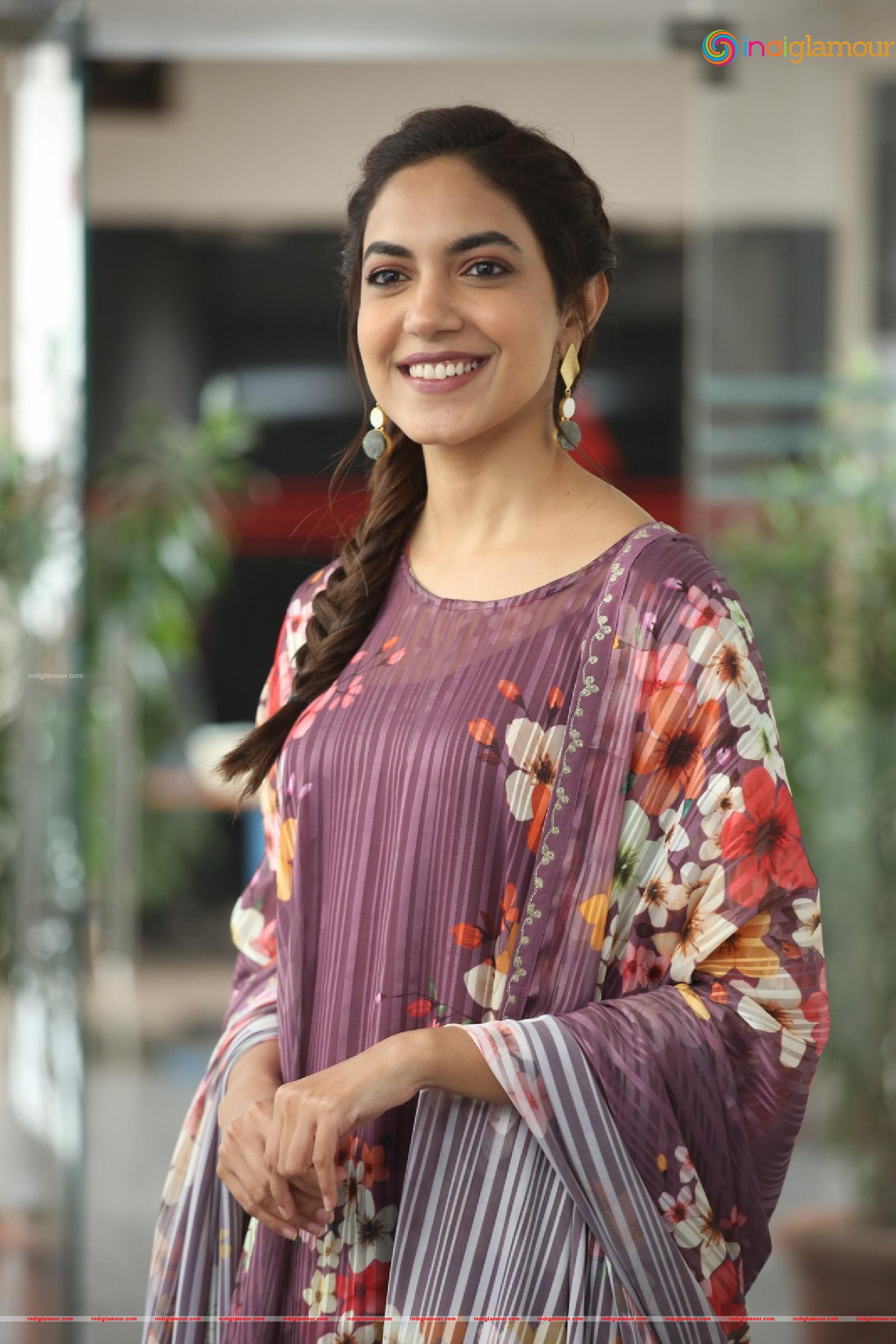 Ritu Varma Actress hd photo