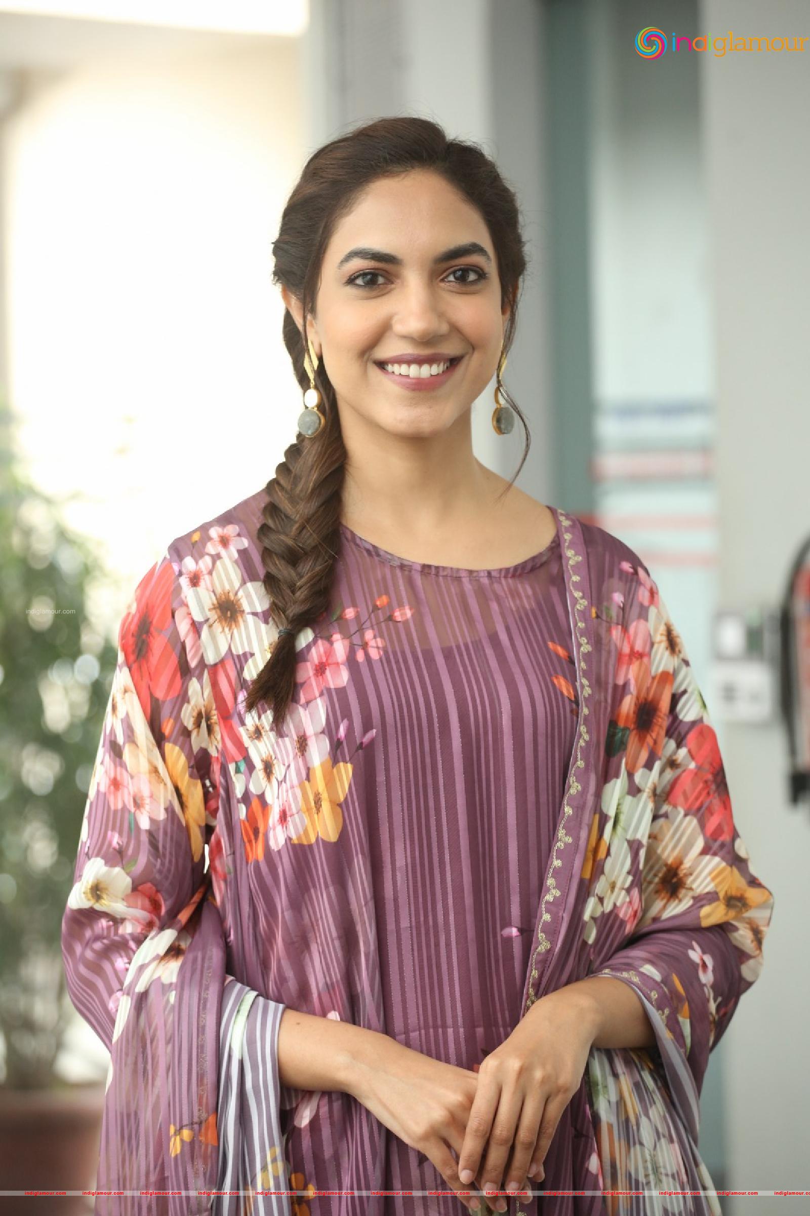 Ritu Varma Actress hd photo