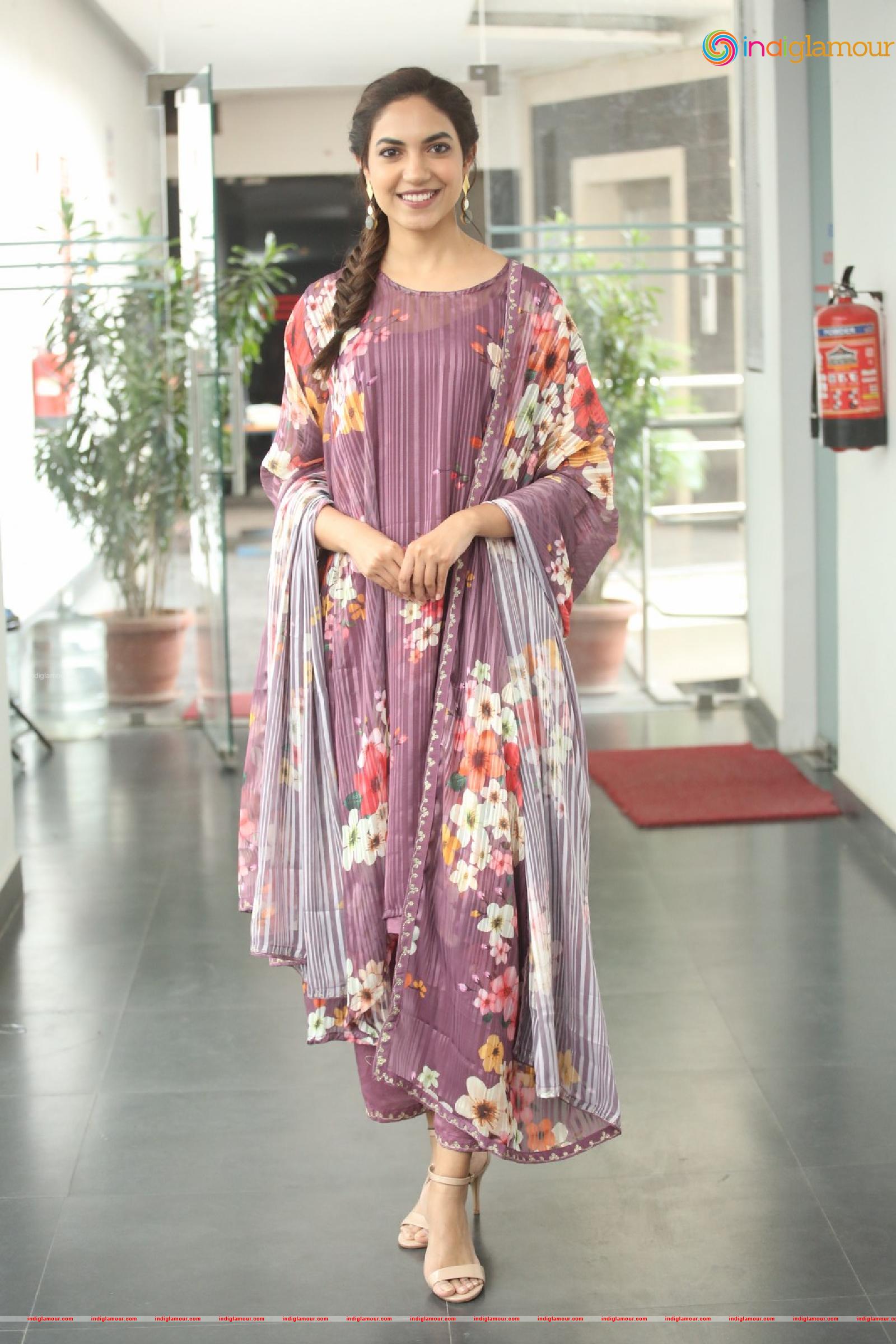 Ritu Varma Actress hd photo