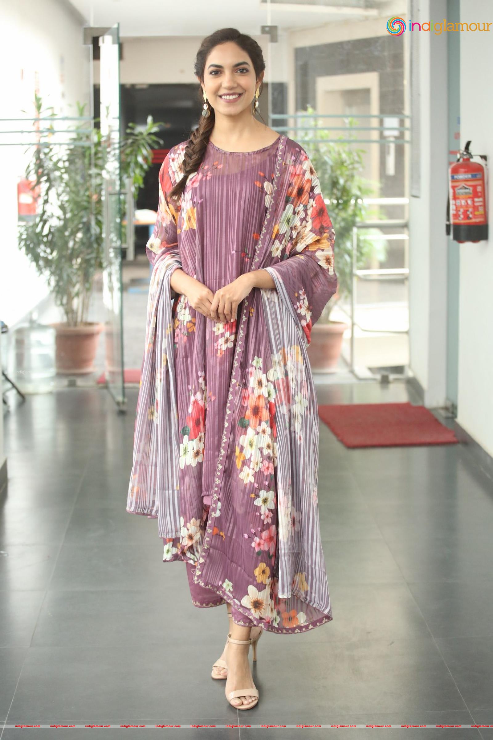 Ritu Varma Actress hd photo
