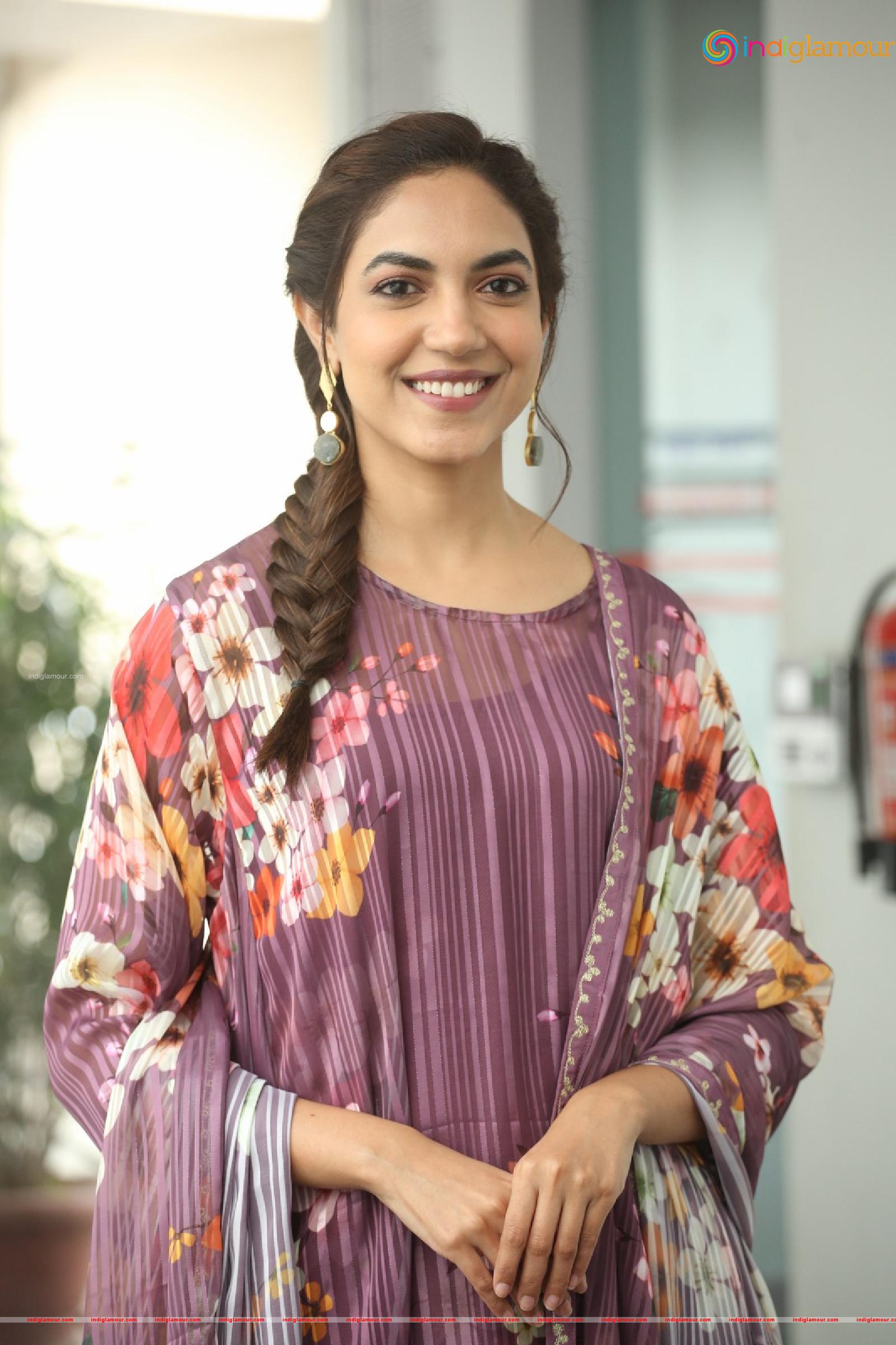 Ritu Varma Actress hd photo