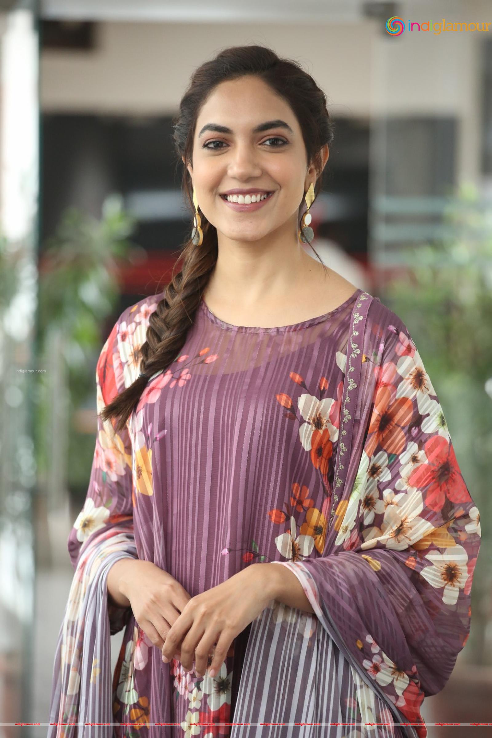 Ritu Varma Actress hd photo