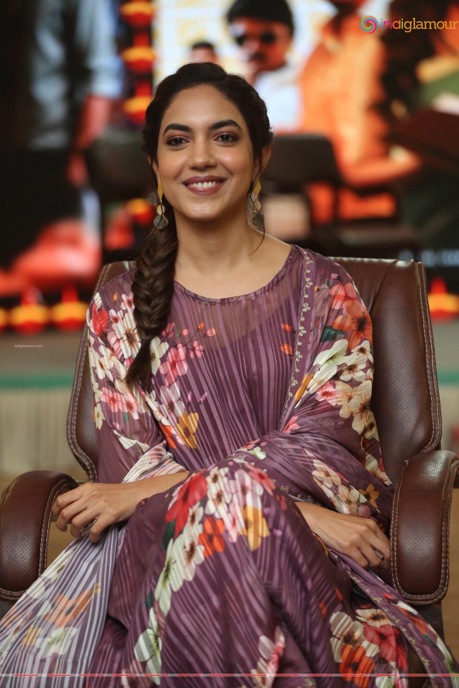 Ritu Varma Actress hd photo