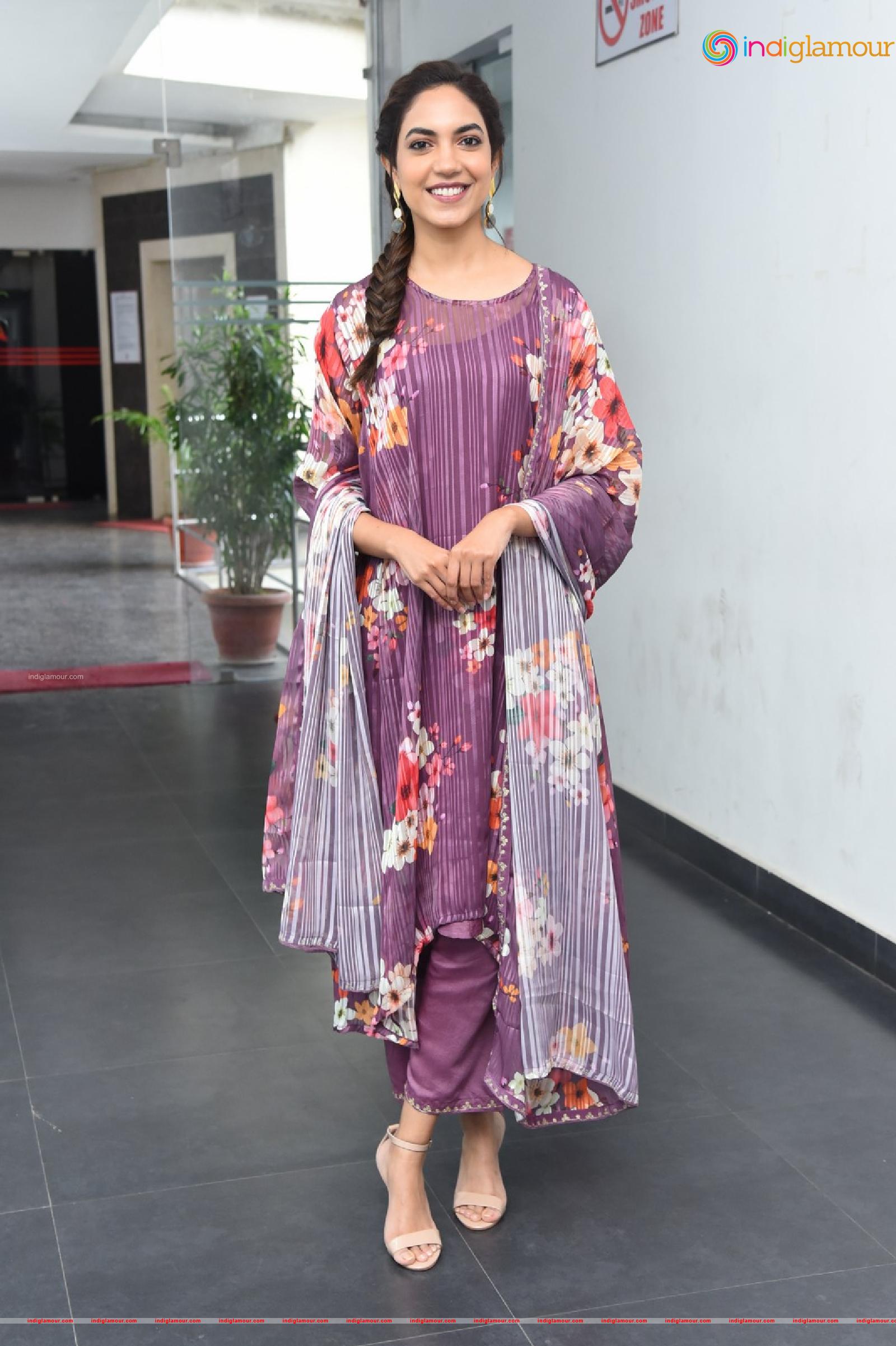 Ritu Varma Actress hd photo