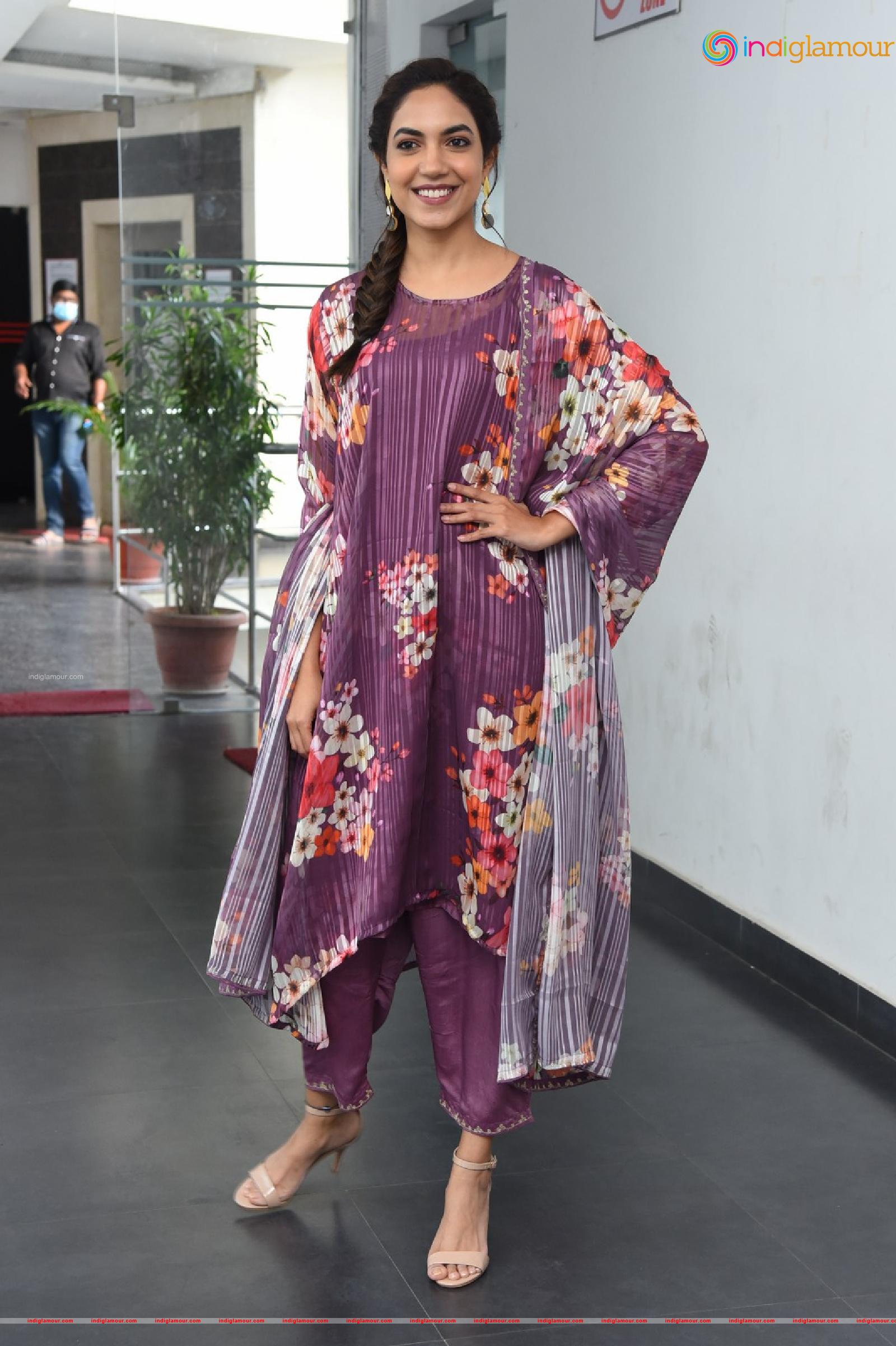 Ritu Varma Actress hd photo
