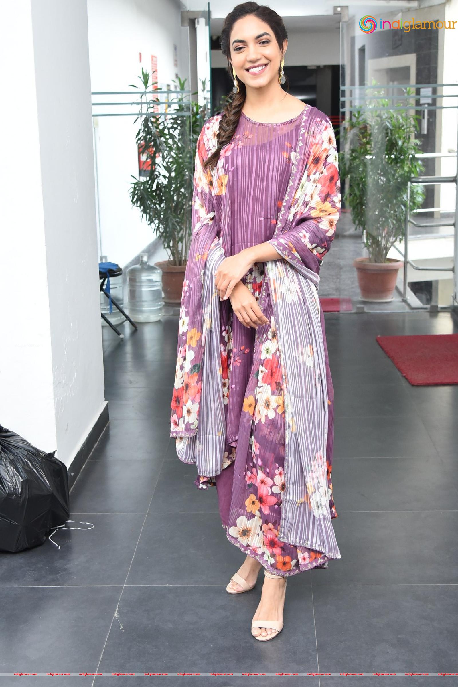 Ritu Varma Actress hd photo