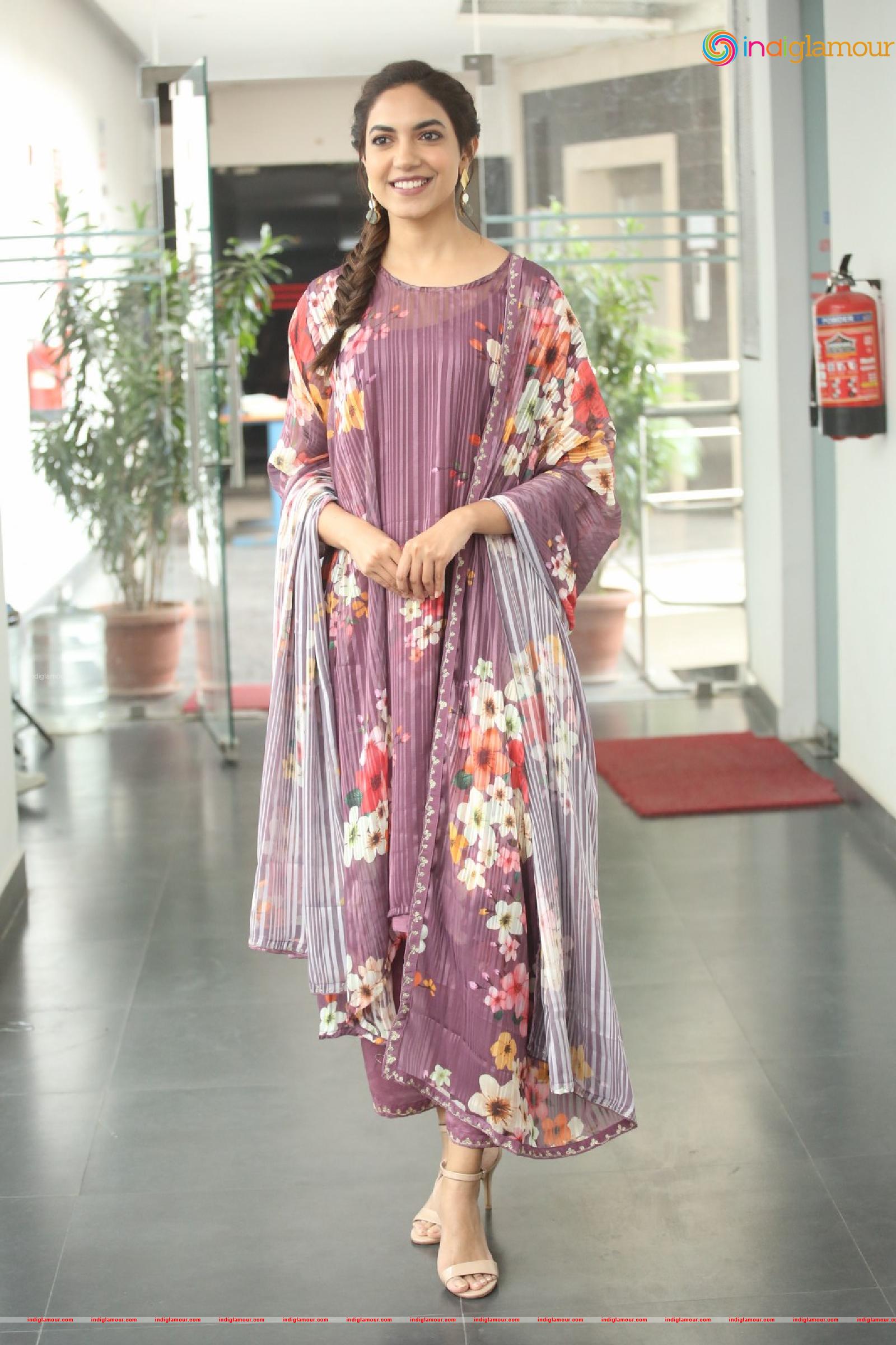 Ritu Varma Actress hd photo