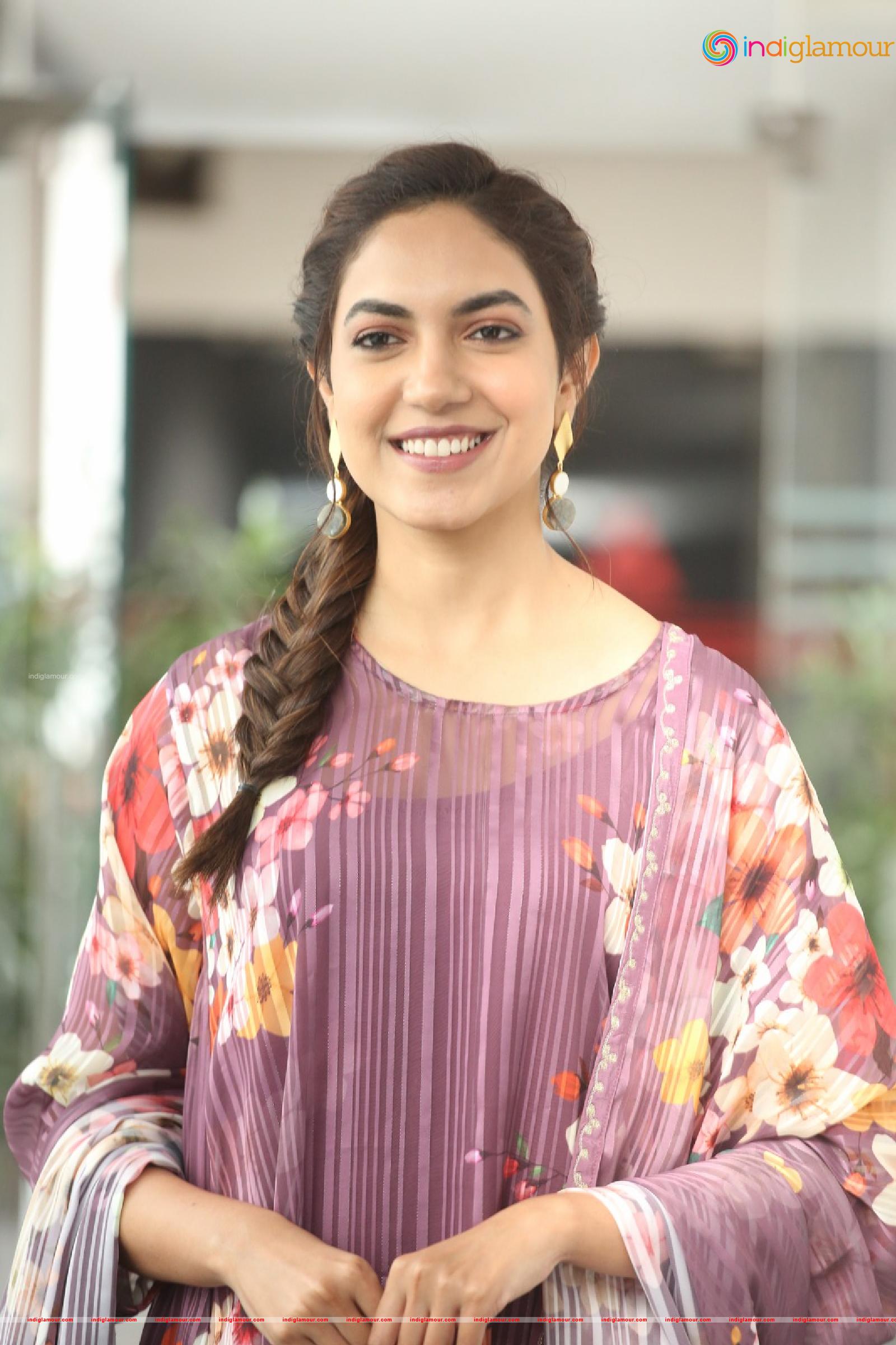 Ritu Varma Actress hd photo