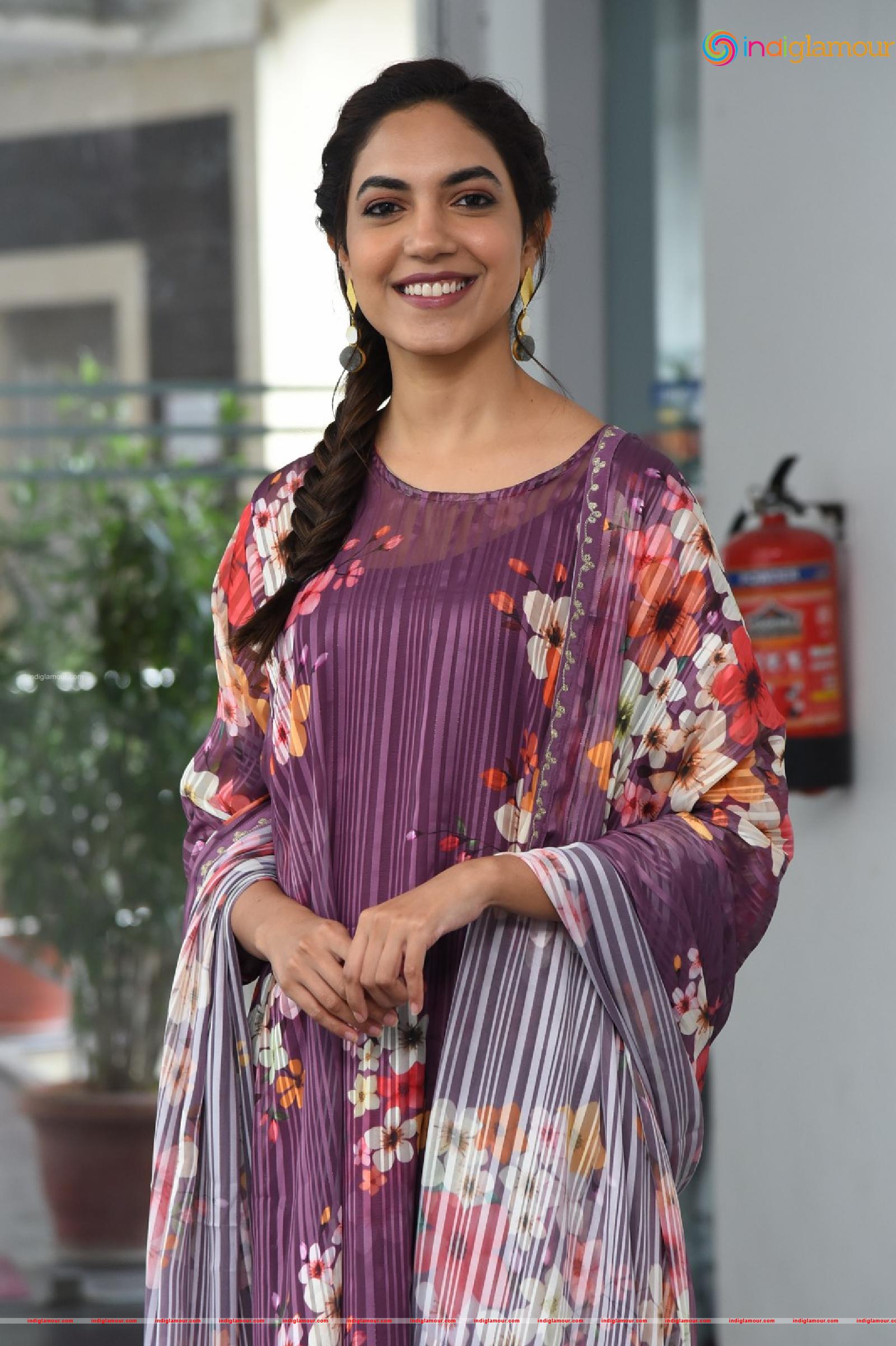 Ritu Varma Actress hd photo