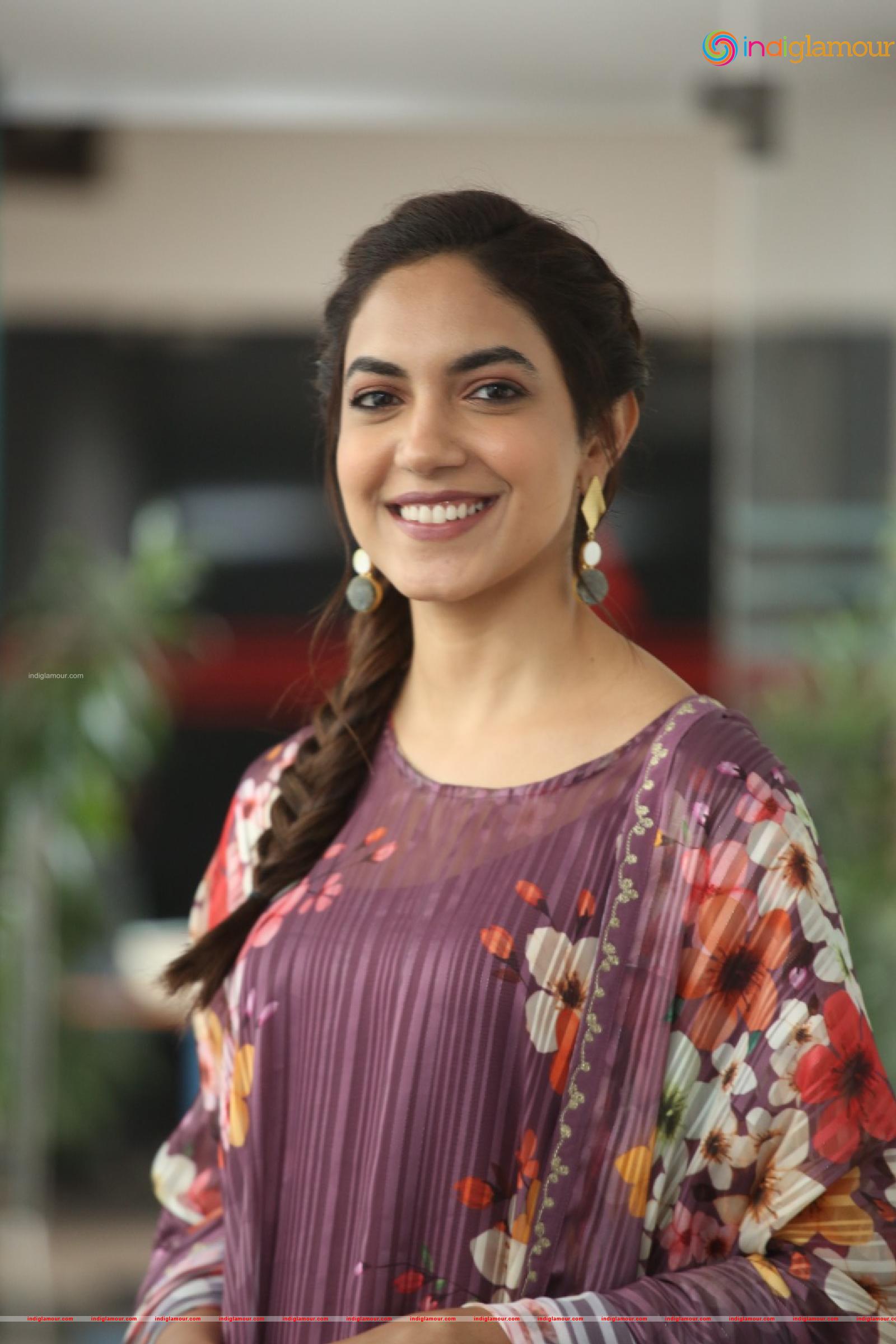 Ritu Varma Actress hd photo