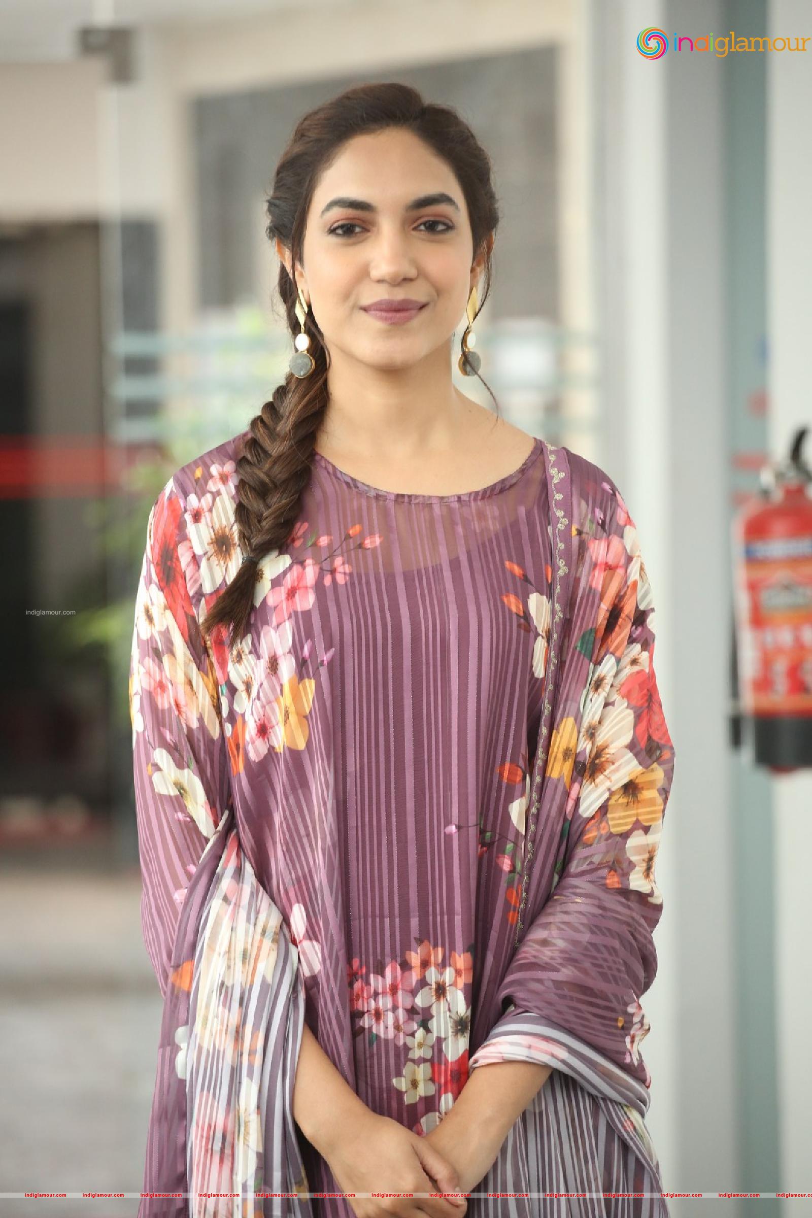 Ritu Varma Actress hd photo