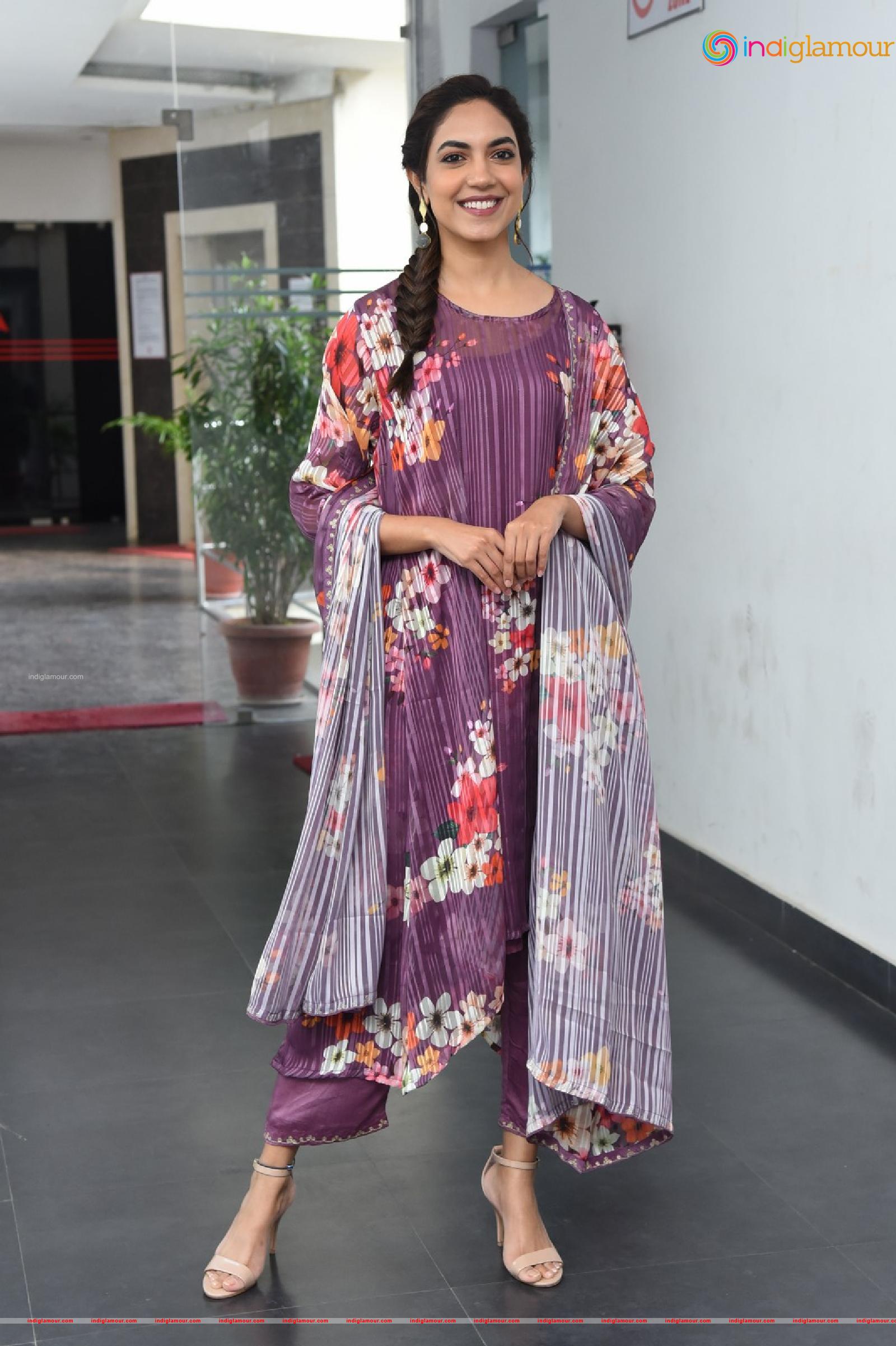 Ritu Varma Actress hd photo