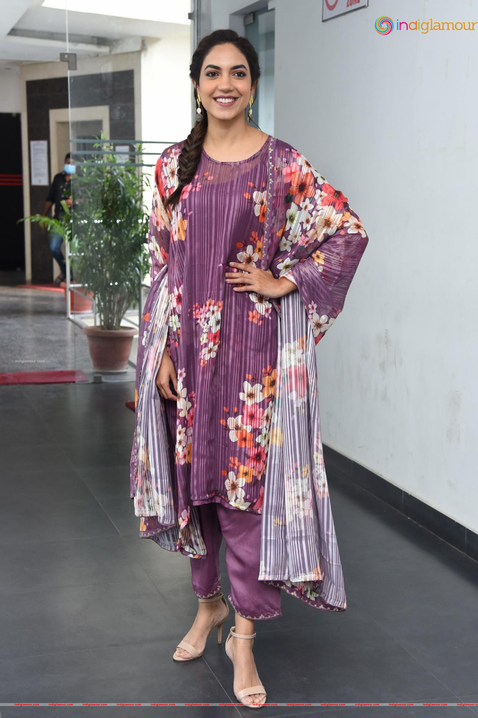 Ritu Varma Actress hd photo
