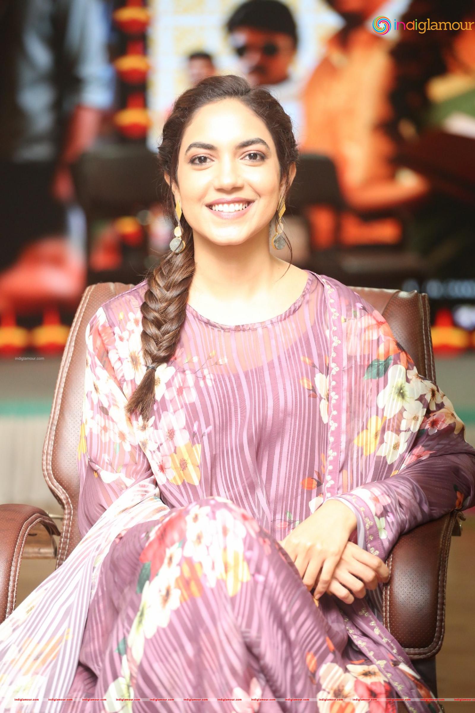 Ritu Varma Actress hd photo