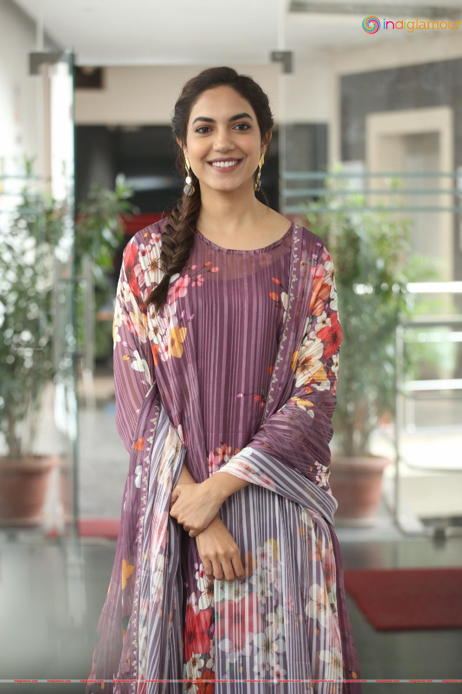 Ritu Varma Actress hd photo