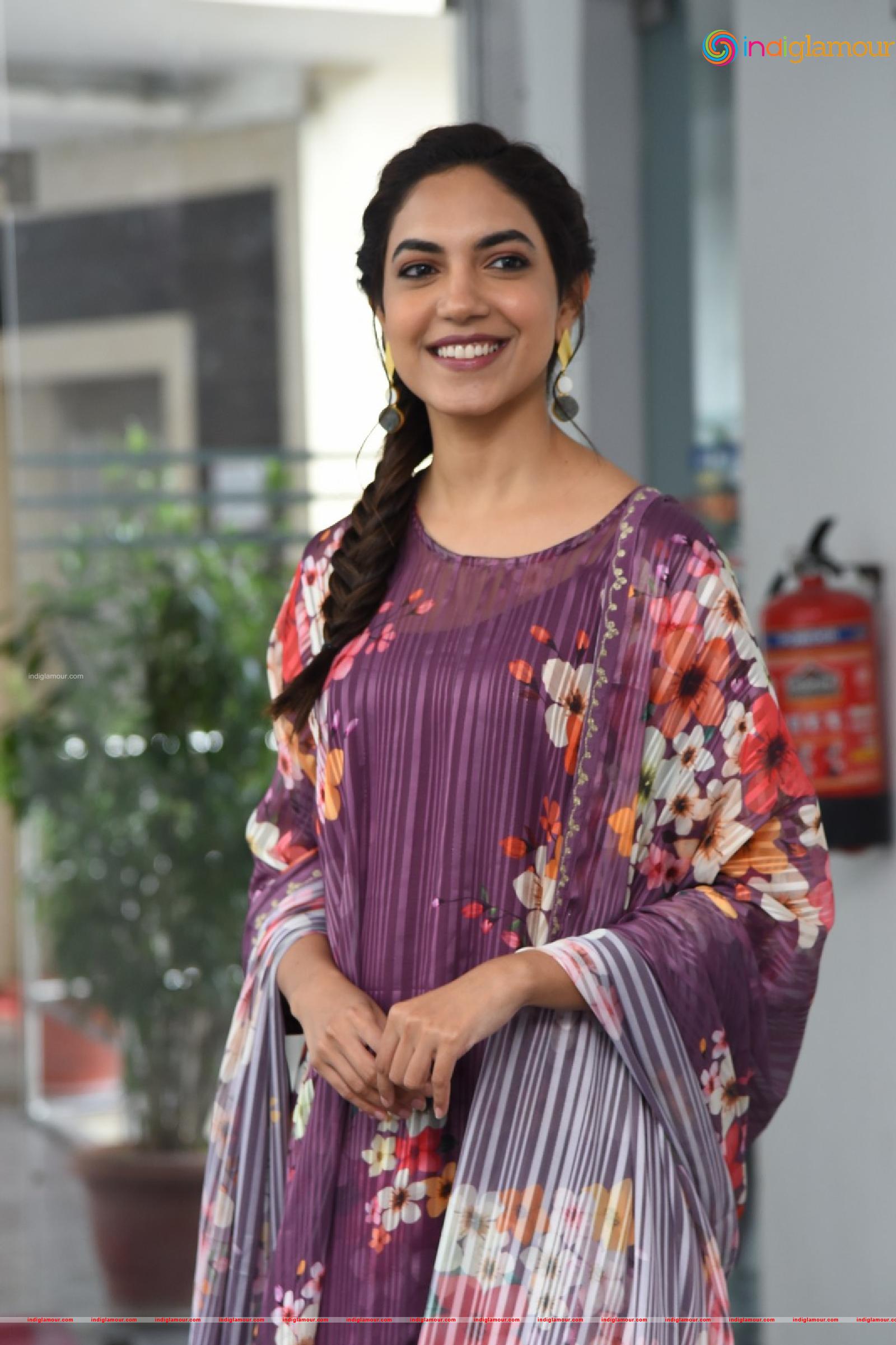Ritu Varma Actress hd photo