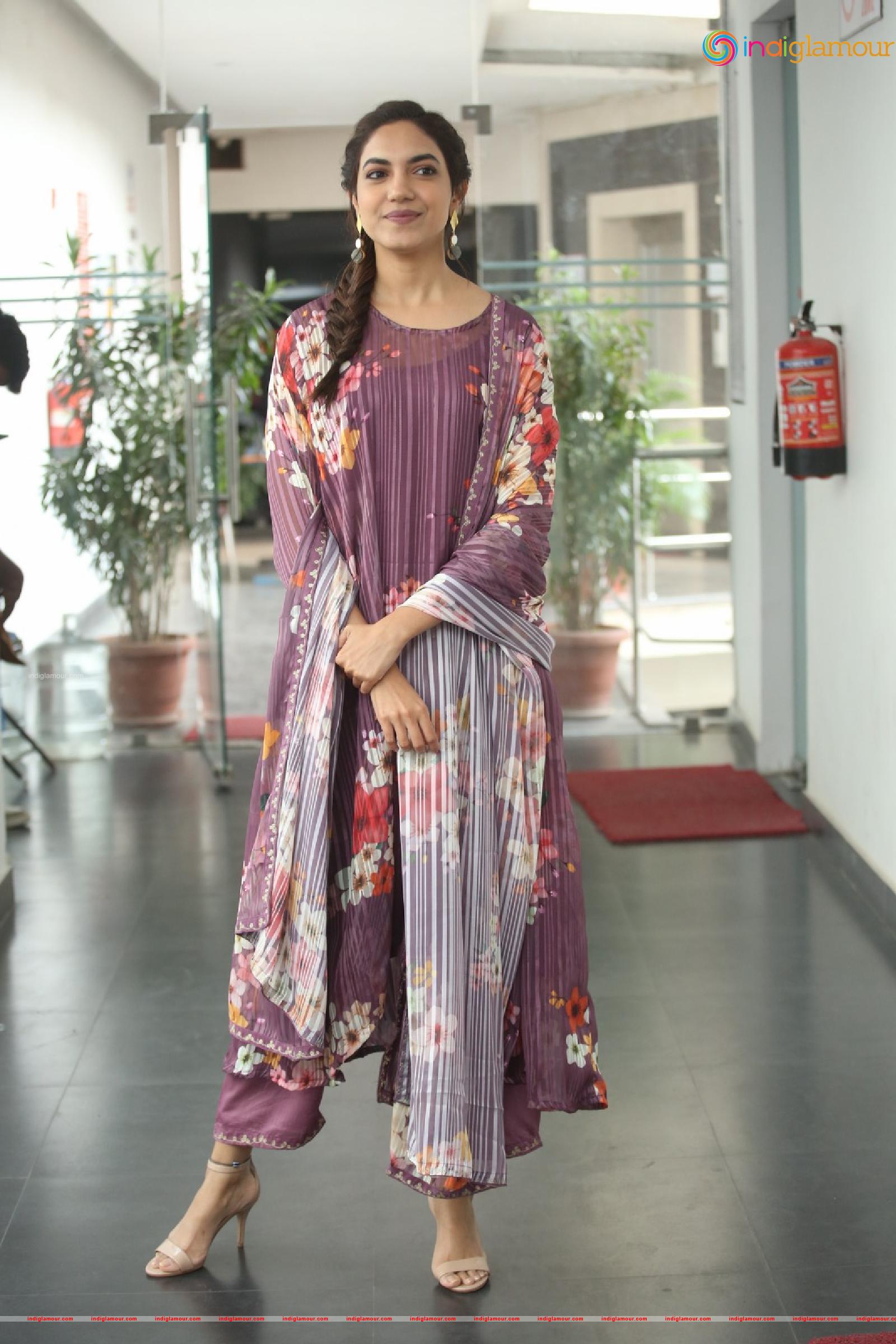 Ritu Varma Actress hd photo
