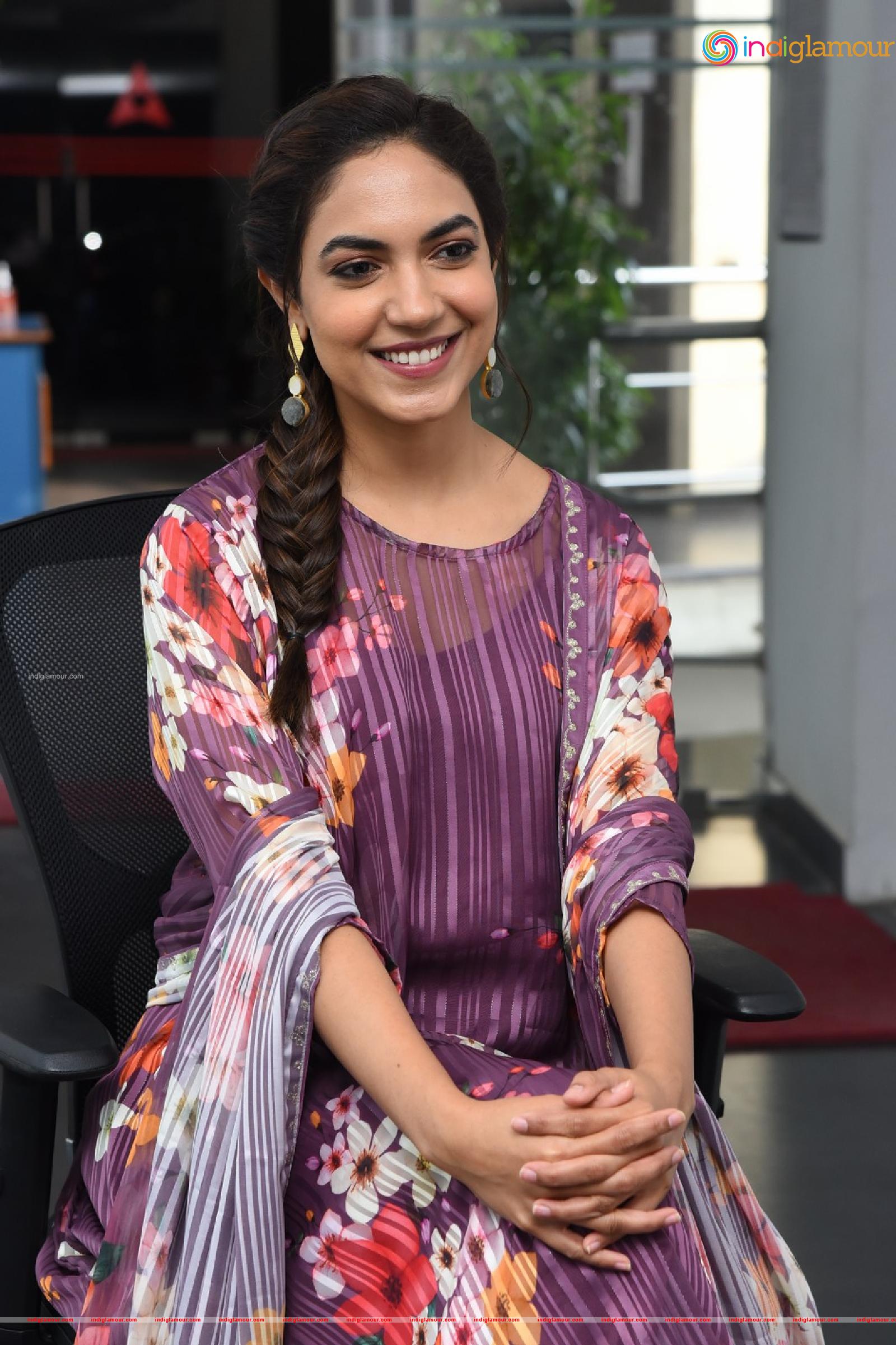 Ritu Varma Actress hd photo